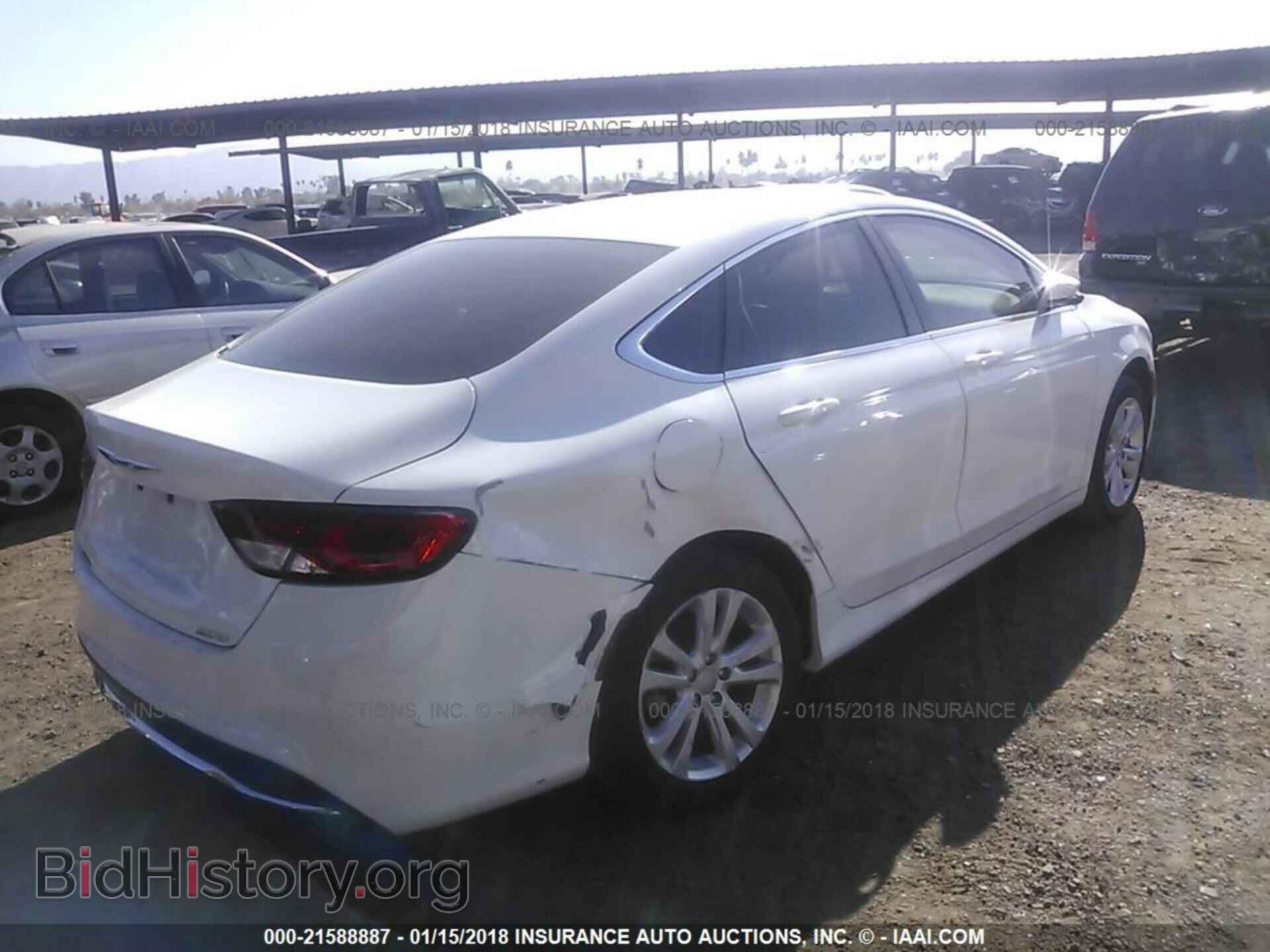 2015 Chrysler 200 - VIN: 1C3CCCAB3FN755665 - Photo 4