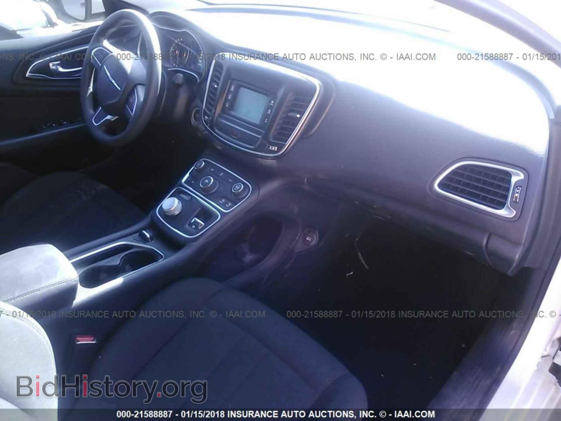 2015 Chrysler 200 - VIN: 1C3CCCAB3FN755665 - Photo 5