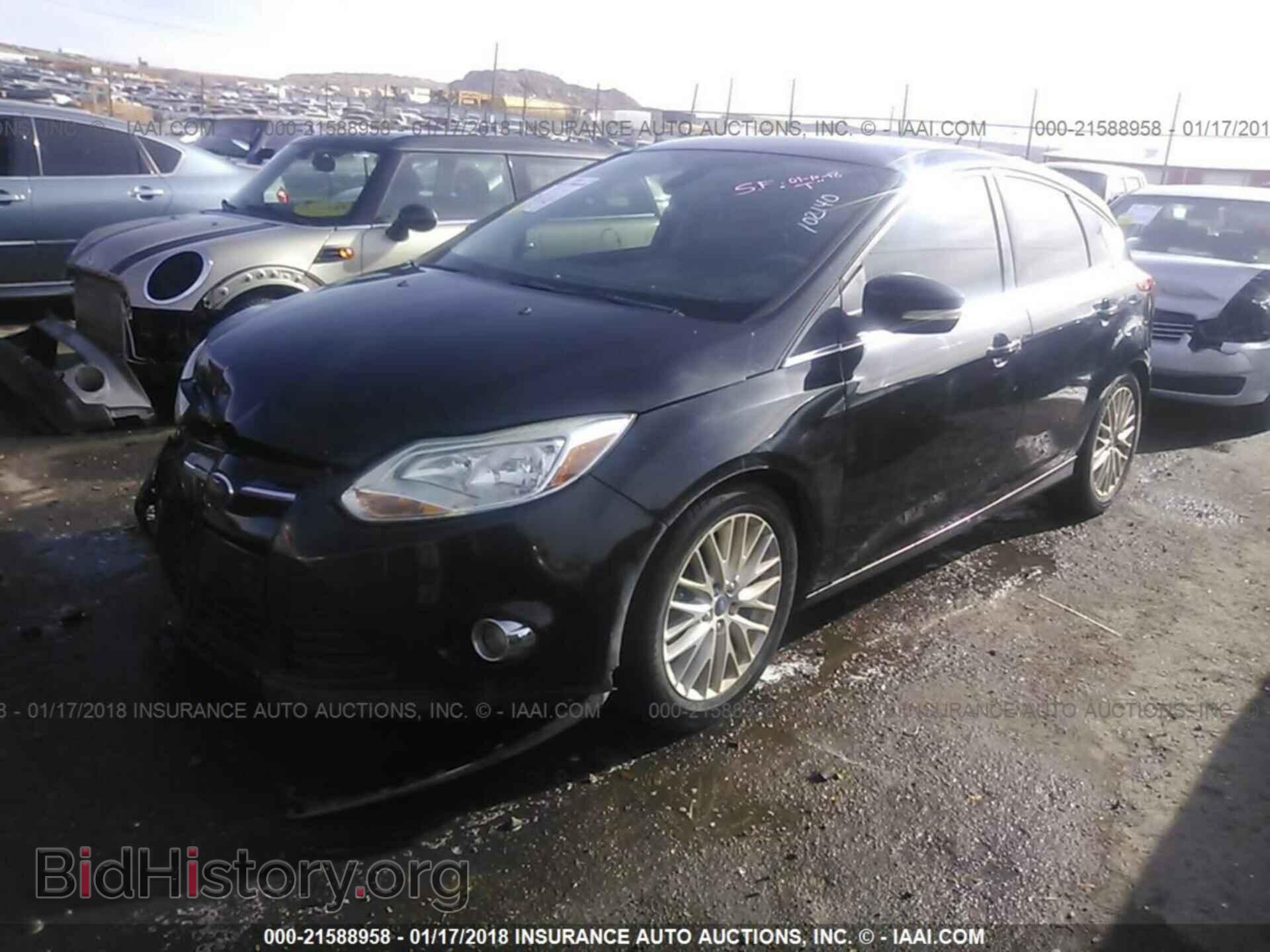 2012 Ford Focus - VIN: 1FAHP3M20CL140747 - Photo 2