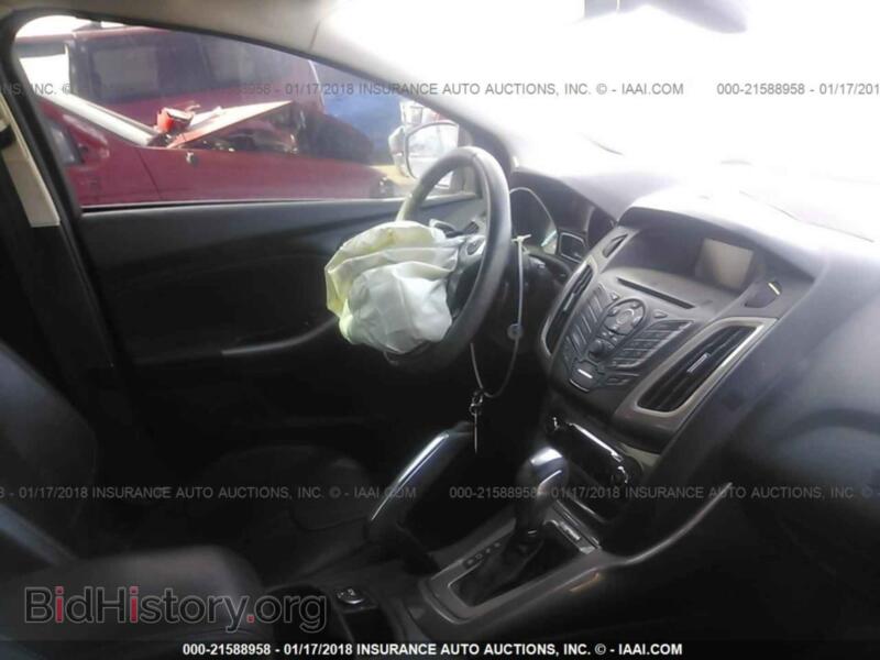 2012 Ford FOCUS (VIN 1FAHP3M20CL140747) — photo 5 of 10