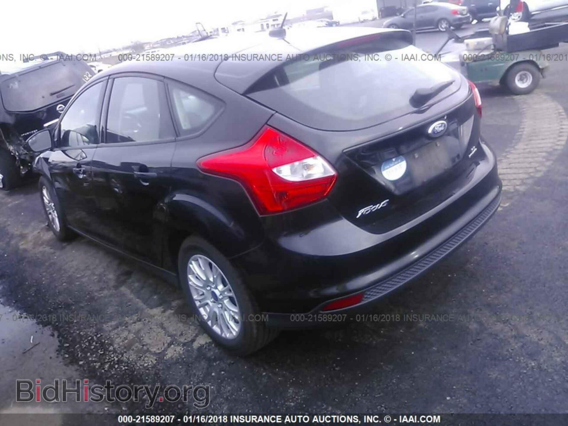 2012 Ford Focus - VIN: 1FAHP3K28CL368241 - Photo 3