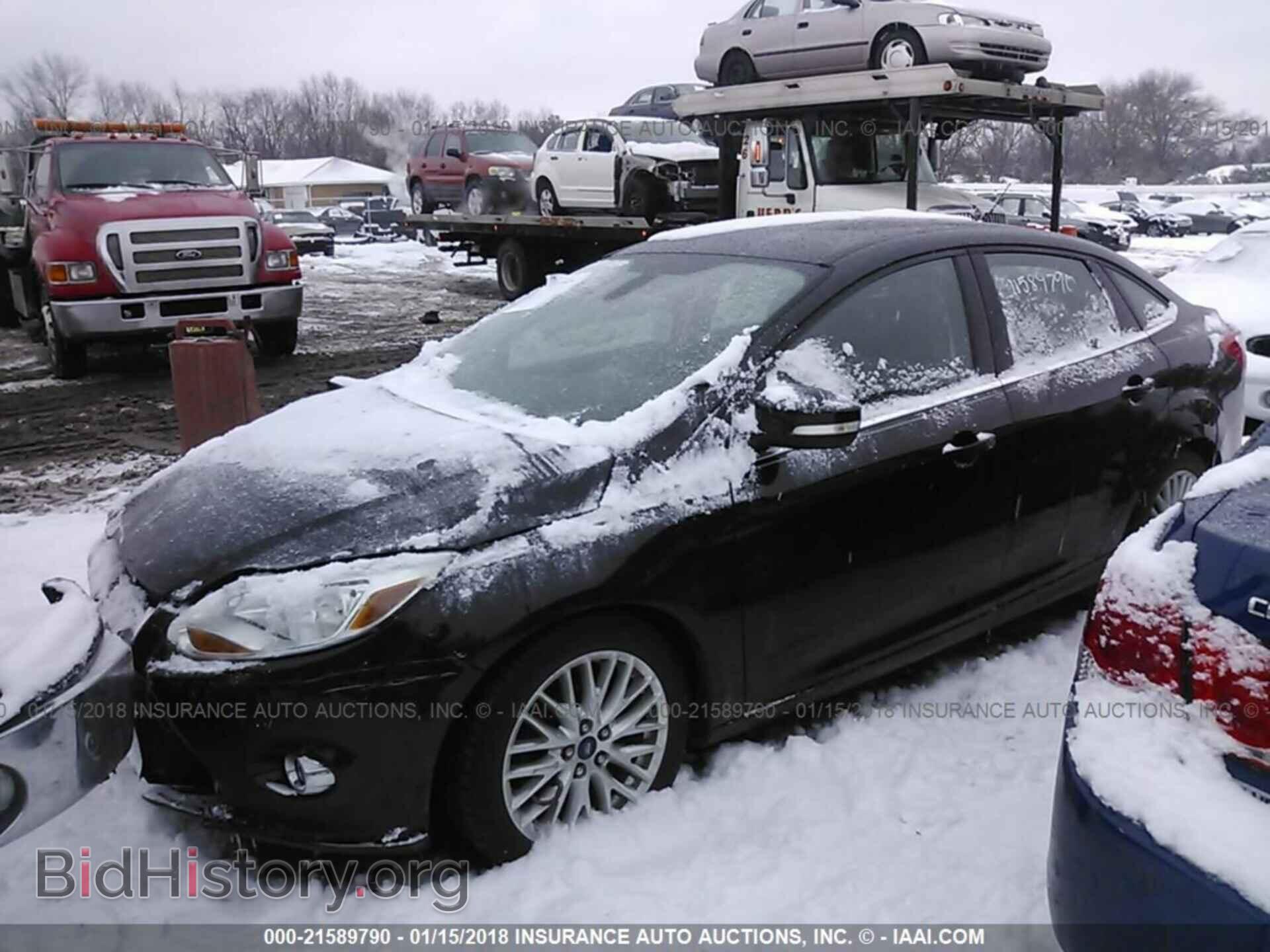 2012 Ford Focus - VIN: 1FAHP3H22CL479357 - Photo 2