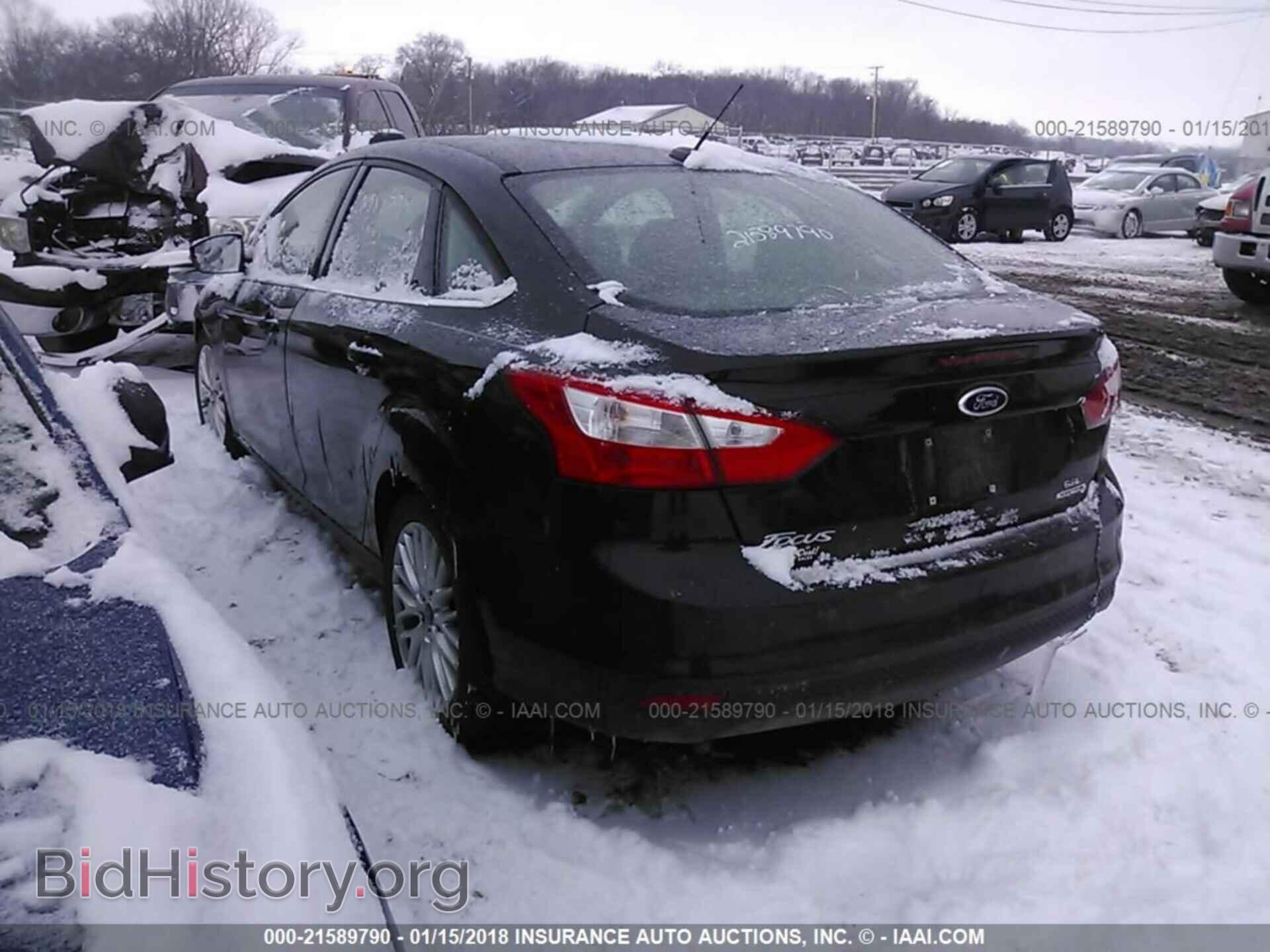2012 Ford Focus - VIN: 1FAHP3H22CL479357 - Photo 3
