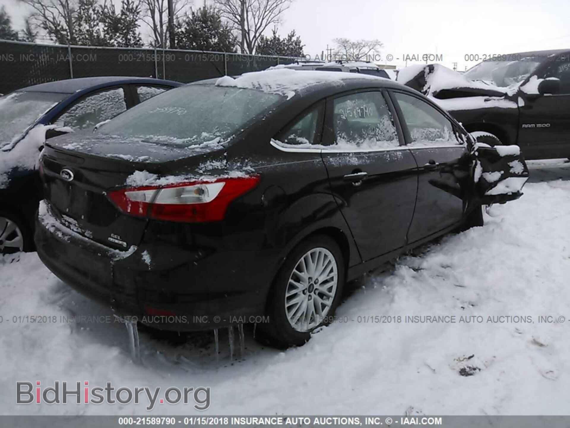 2012 Ford Focus - VIN: 1FAHP3H22CL479357 - Photo 4