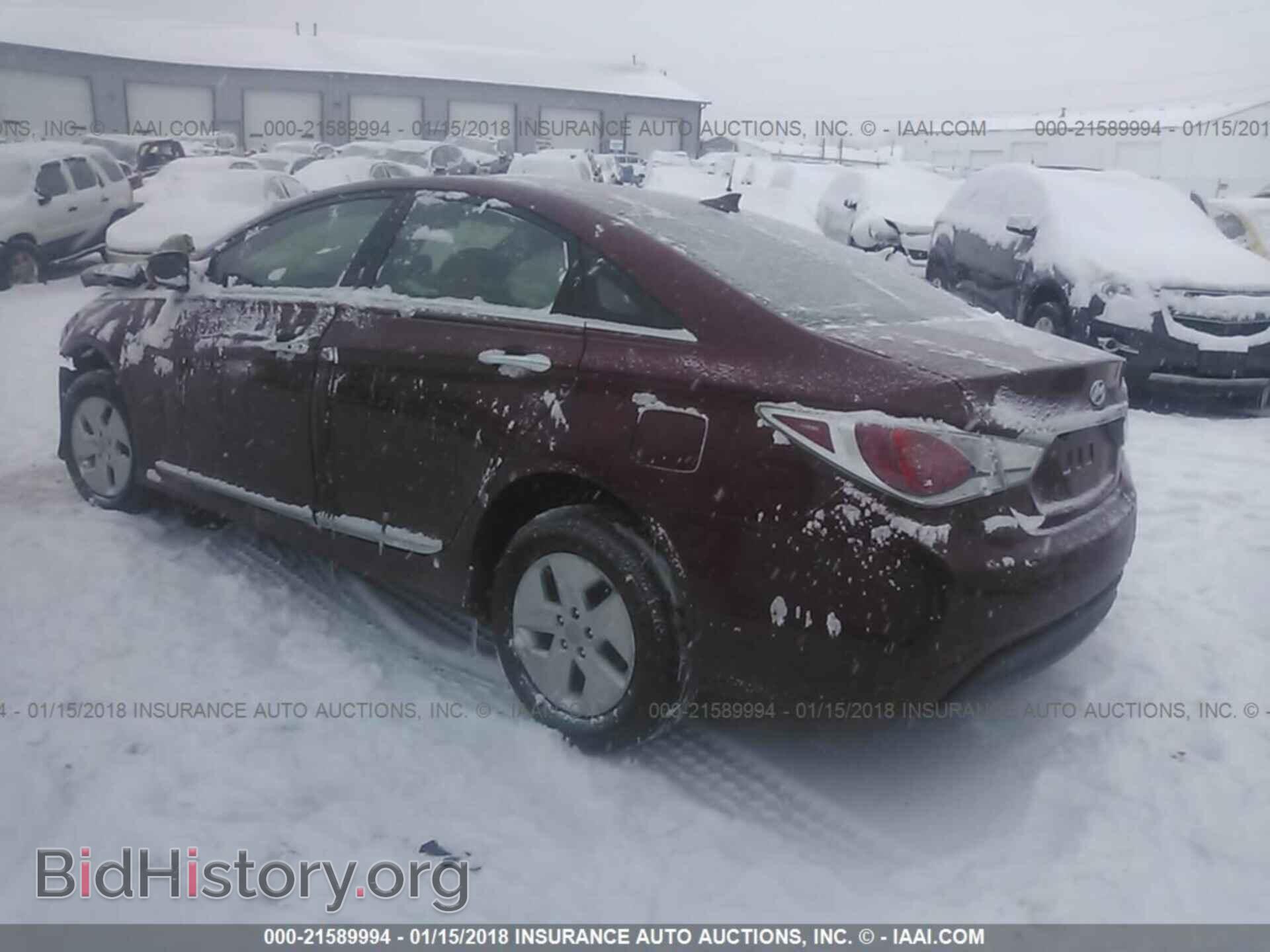 2012 Hyundai Sonata - VIN: KMHEC4A48CA055196 - Photo 3