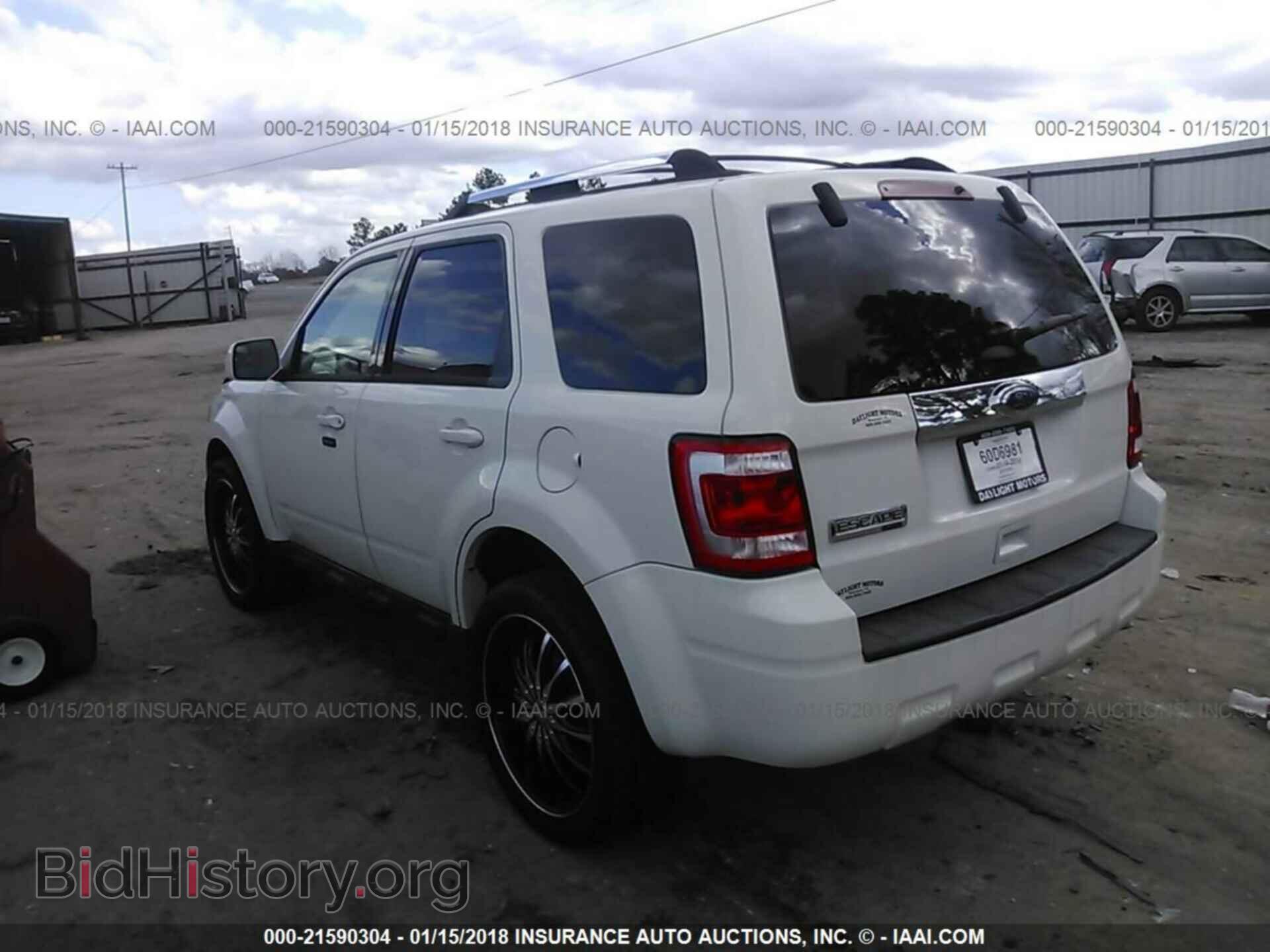 2011 Ford Escape - VIN: 1FMCU0E73BKC29475 - Фото 3