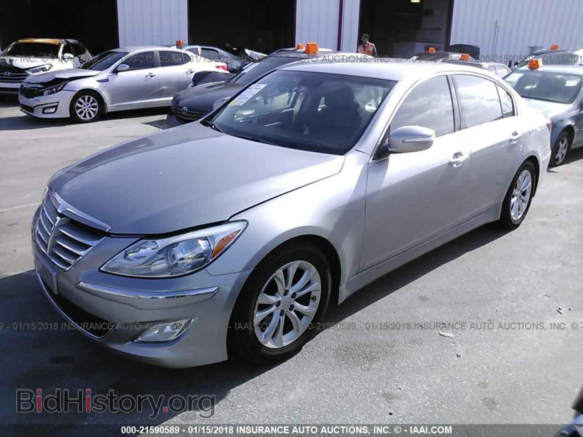 2013 Hyundai Genesis - VIN: KMHGC4DD9DU243780 - Фото 2