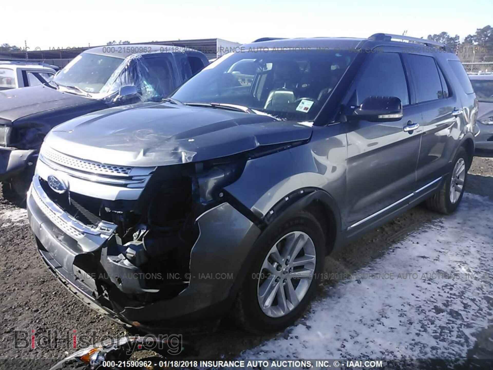 2011 Ford Explorer - VIN: 1FMHK7D84BGA83217 - Фото 2
