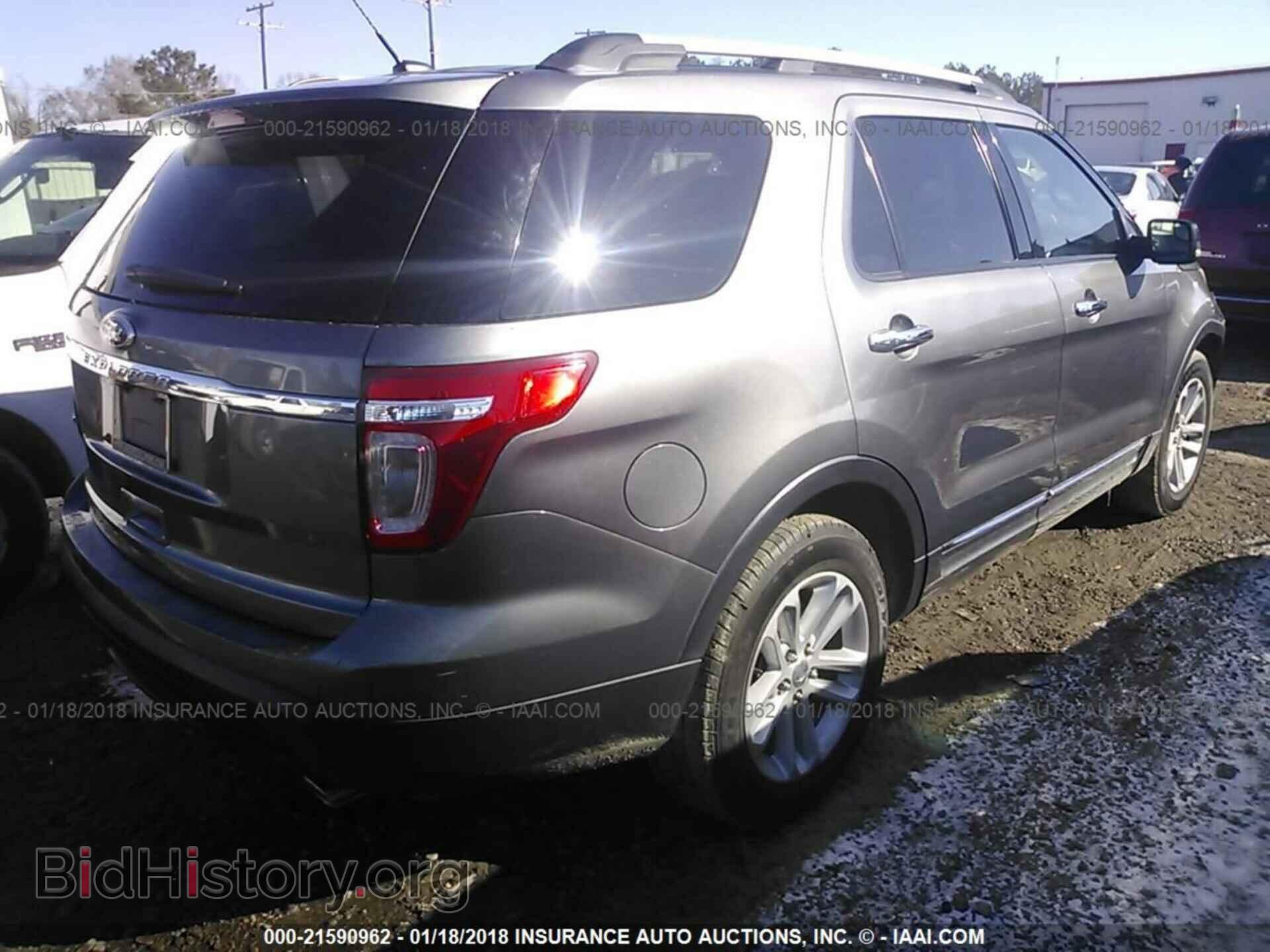 2011 Ford Explorer - VIN: 1FMHK7D84BGA83217 - Фото 4
