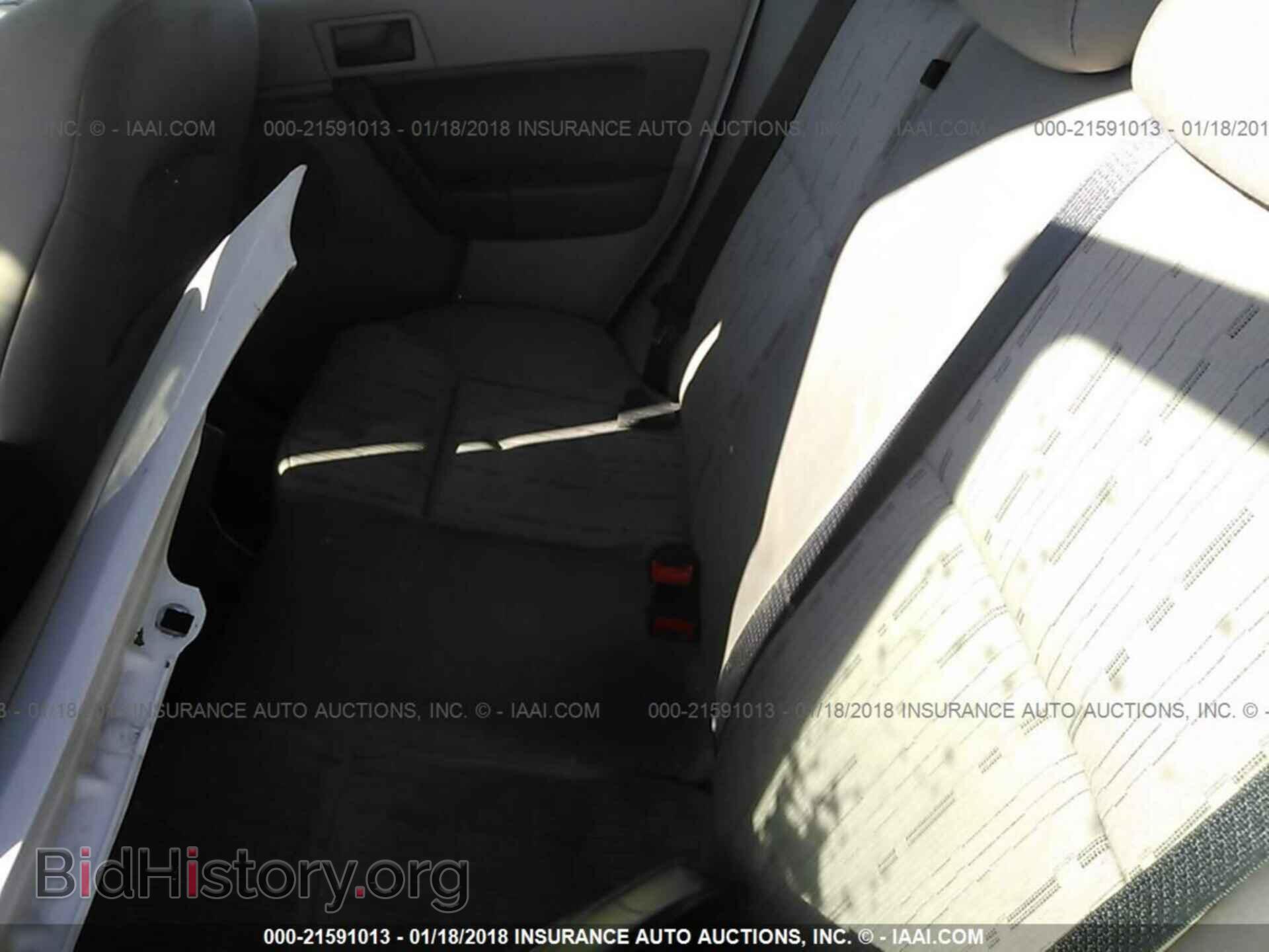 2011 Ford Focus - VIN: 1FAHP3FN4BW199840 - Фото 8