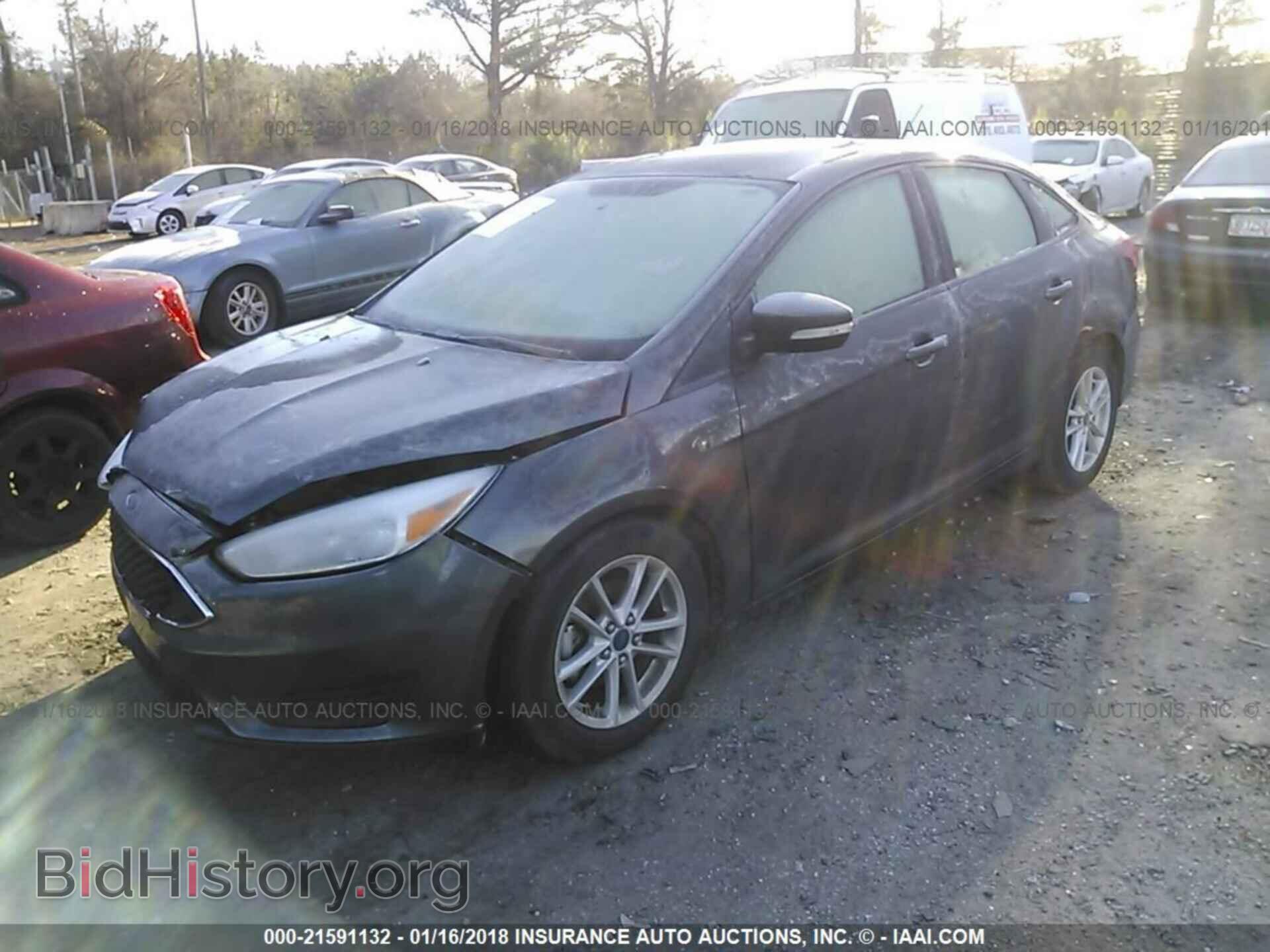2015 Ford Focus - VIN: 1FADP3F28FL311292 - Photo 2