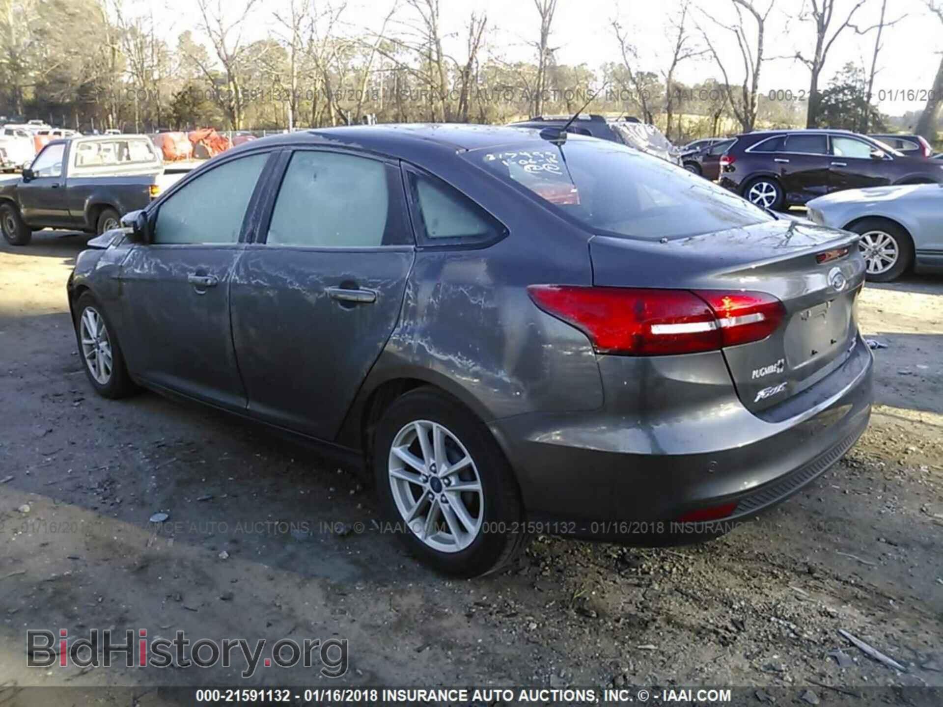 2015 Ford Focus - VIN: 1FADP3F28FL311292 - Photo 3