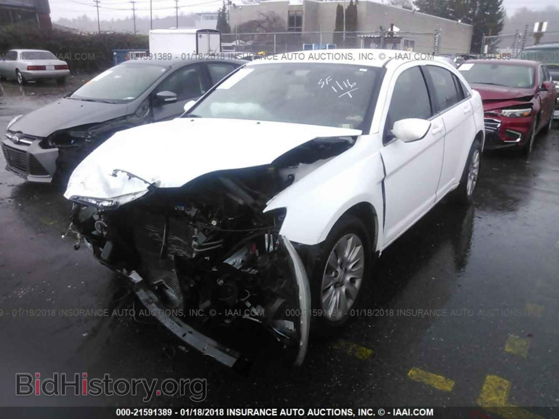 2013 Chrysler 200 - VIN: 1C3CCBAB2DN691254 - Photo 2