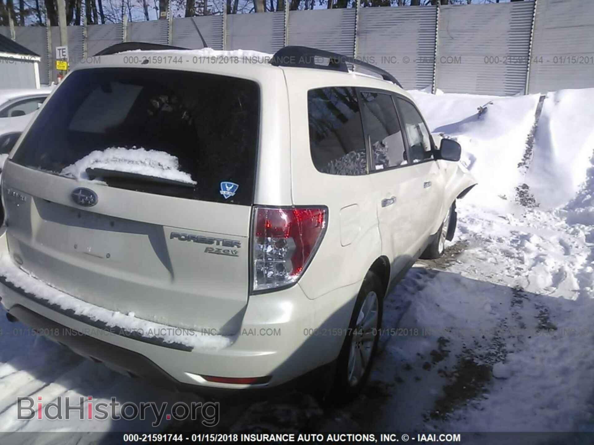 2013 Subaru Forester - VIN: JF2SHADC2DH400825 - Фото 4