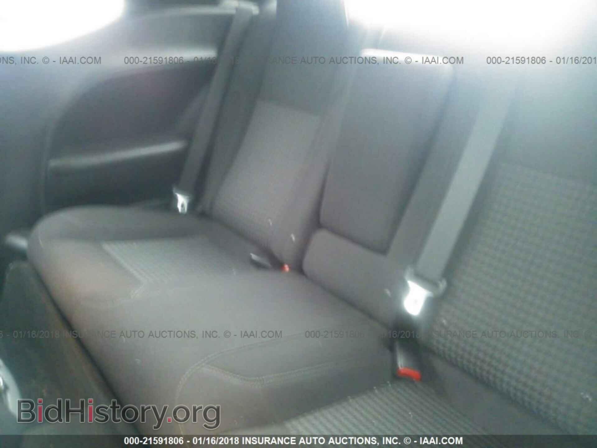 2016 Dodge Challenger - VIN: 2C3CDZAG1GH107411 - Photo 8