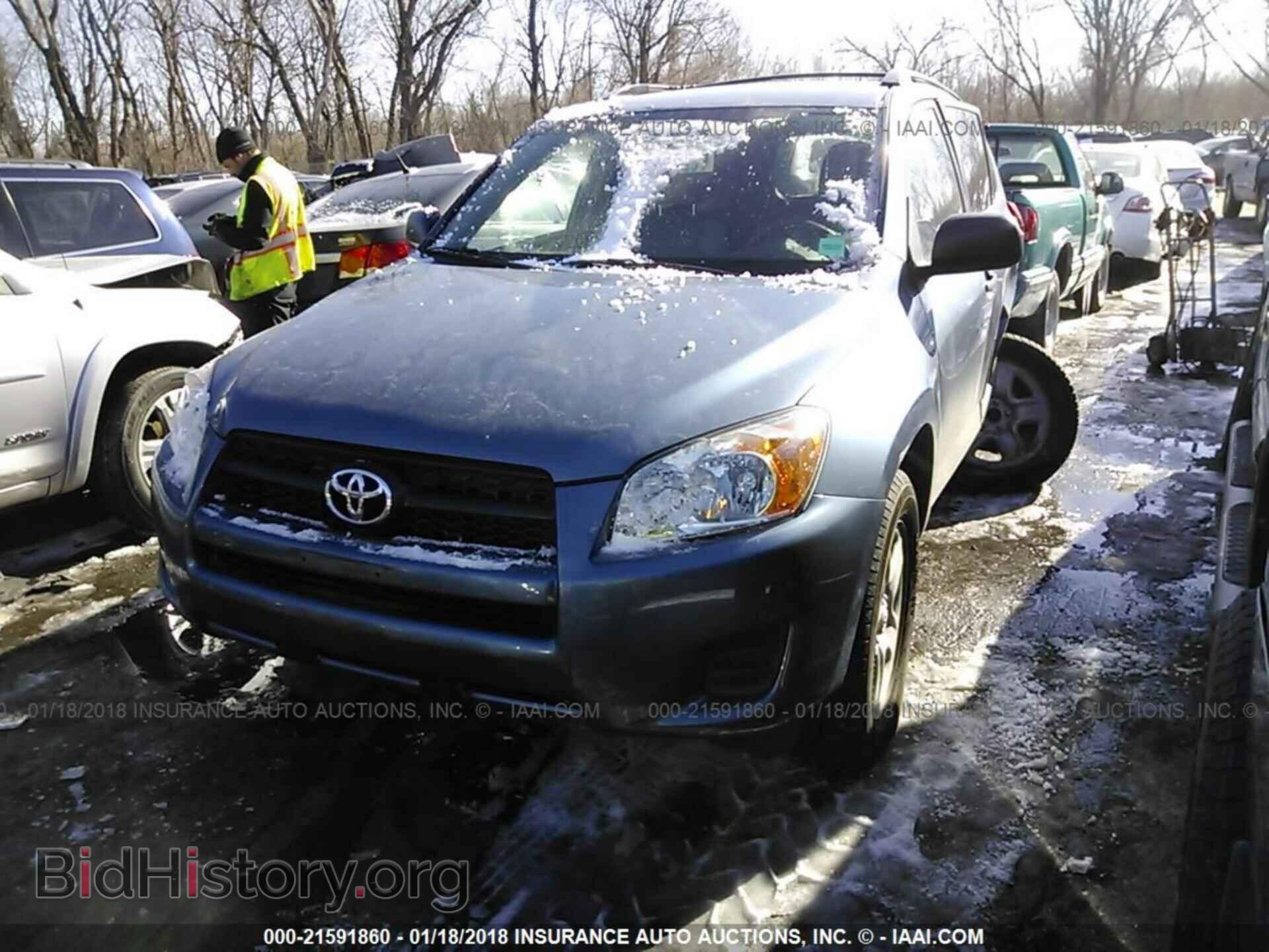 2011 Toyota Rav4 - VIN: 2T3BF4DV4BW158263 - Photo 2
