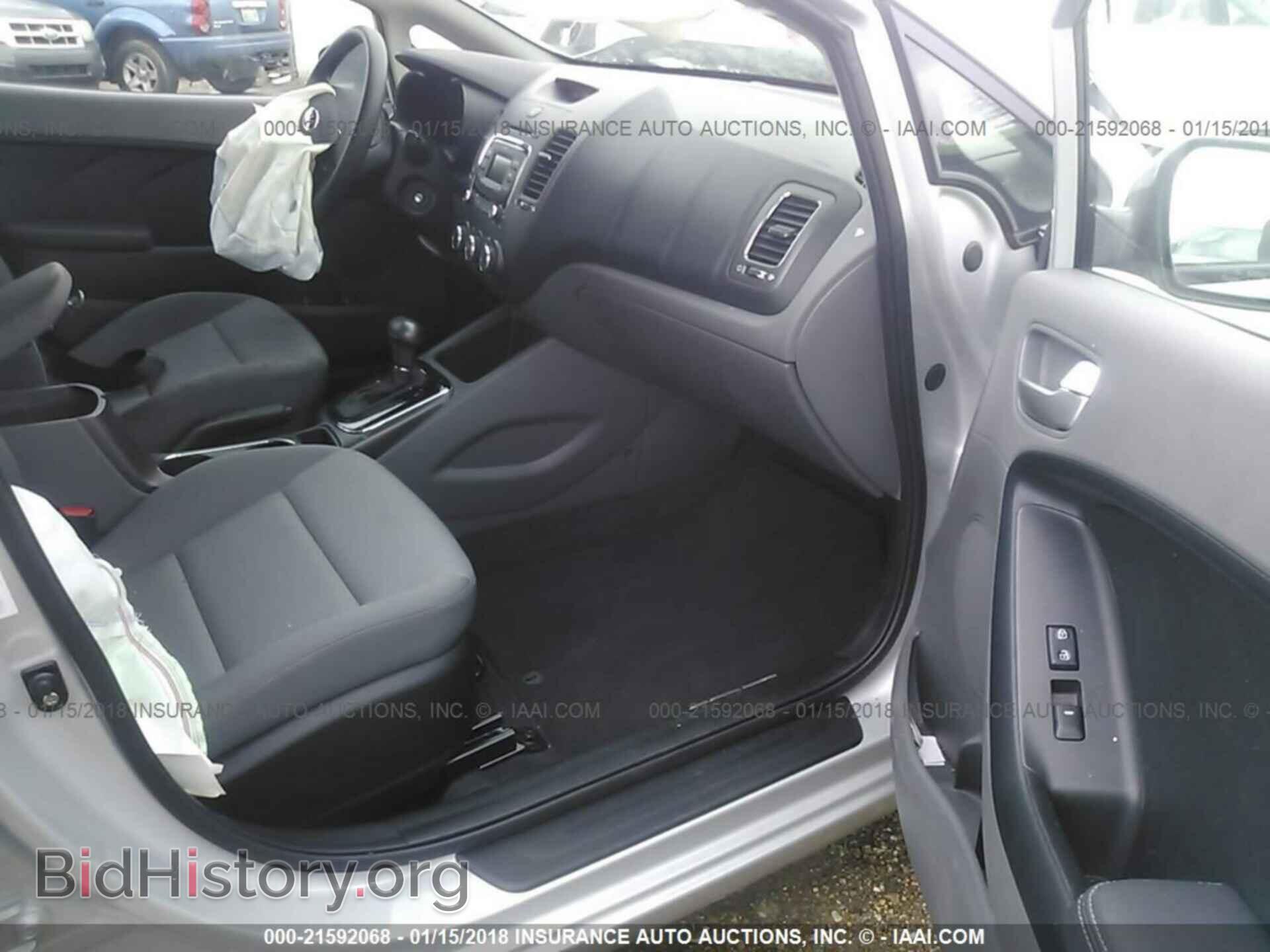 2017 Kia Forte - VIN: 3KPFK4A72HE118416 - Фото 5