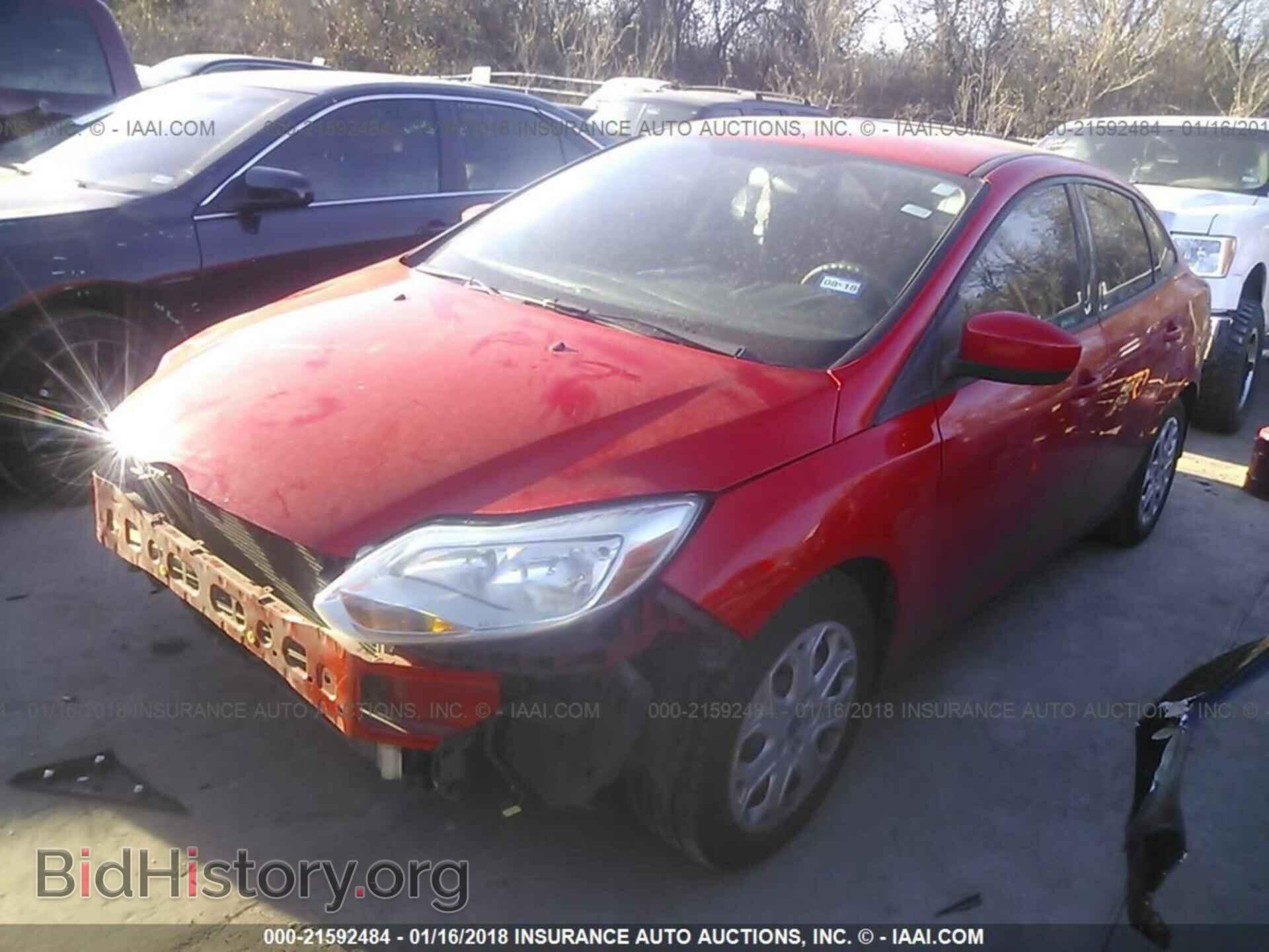 2012 Ford Focus - VIN: 1FAHP3F23CL386124 - Photo 2