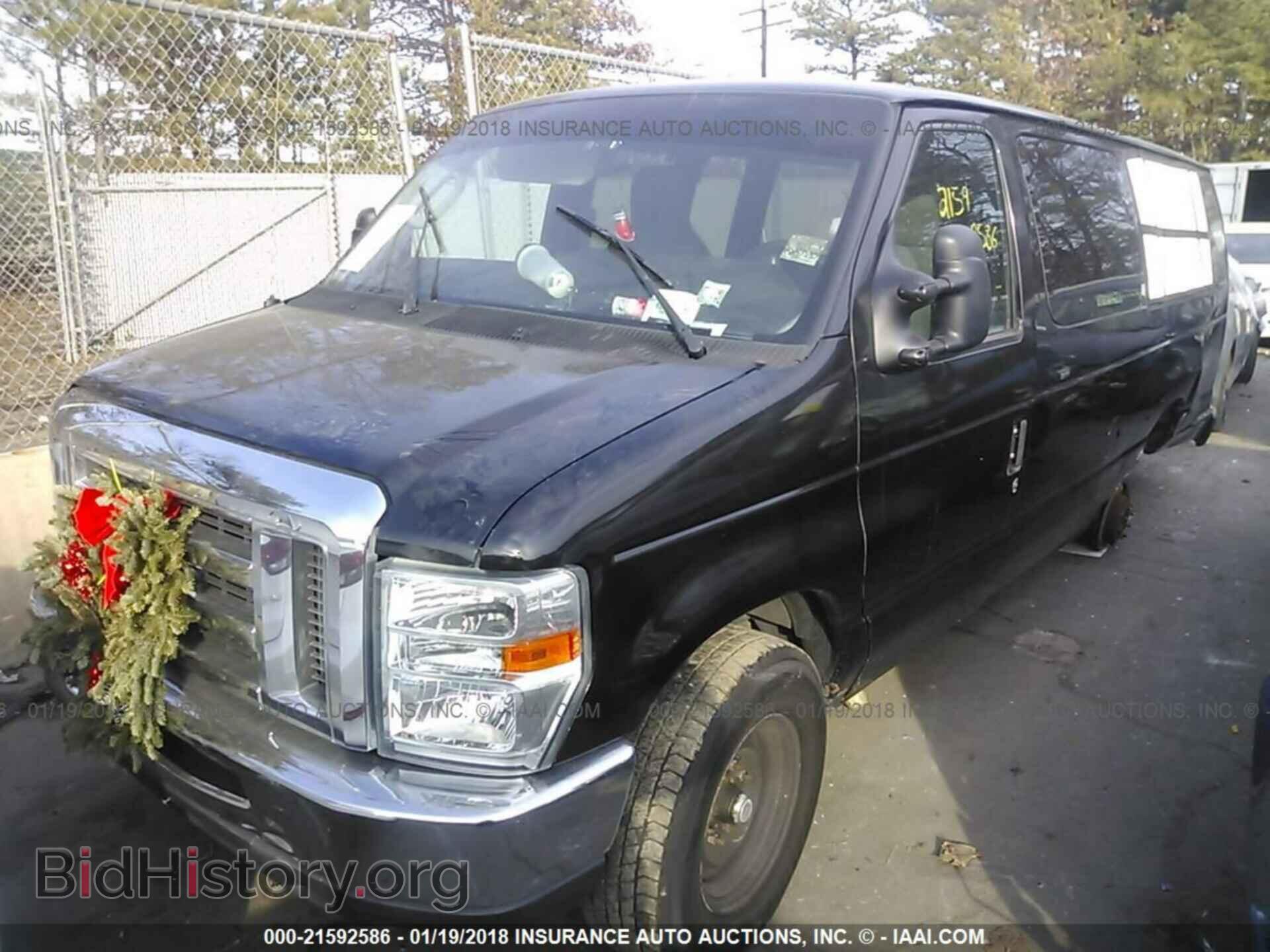 2011 Ford Econoline - VIN: 1FBSS3BL0BDB18710 - Фото 2