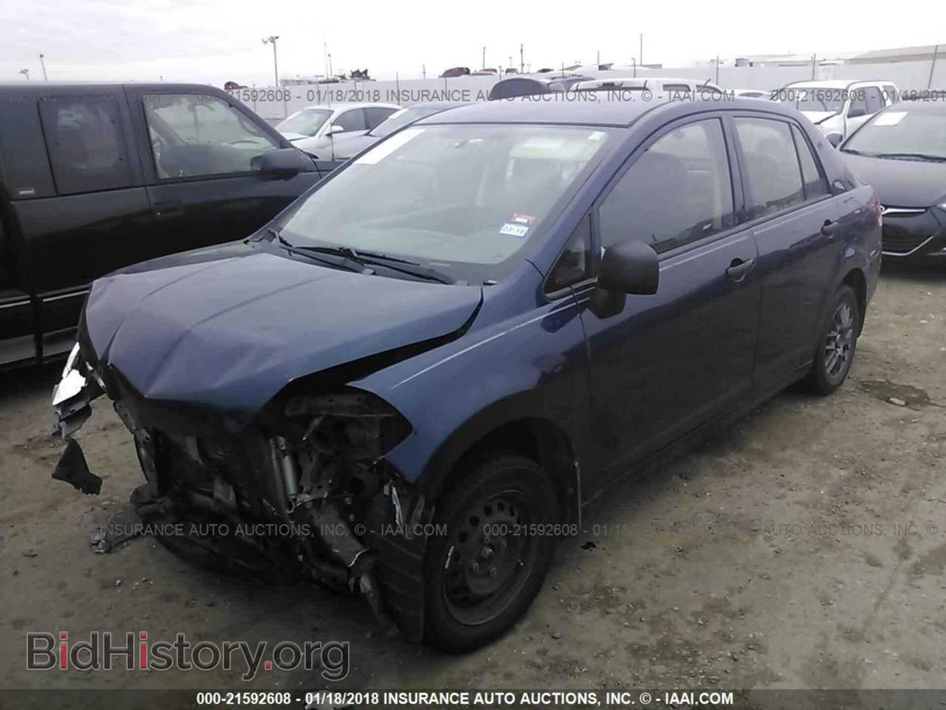 2011 Nissan Versa - VIN: 3N1CC1AP7BL444636 - Фото 2
