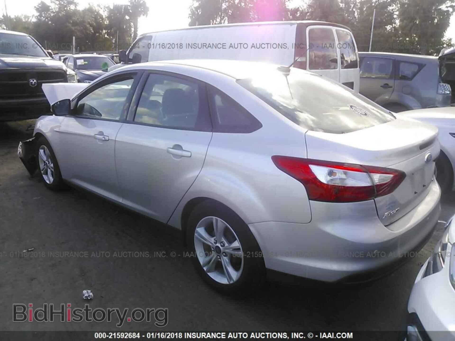 2014 Ford Focus - VIN: 1FADP3F28EL215290 - Фото 3