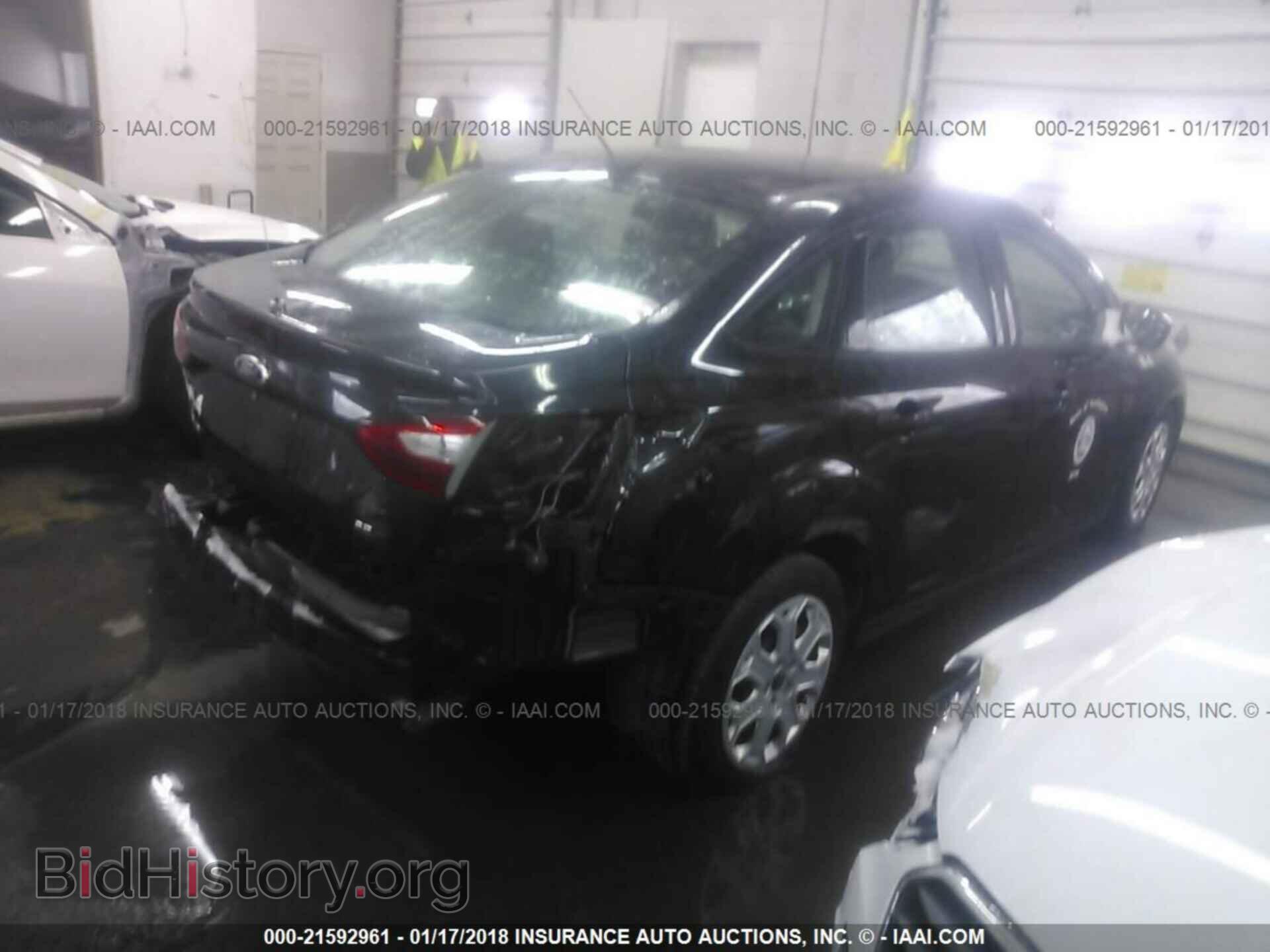 2012 Ford Focus - VIN: 1FAHP3F24CL285612 - Фото 4