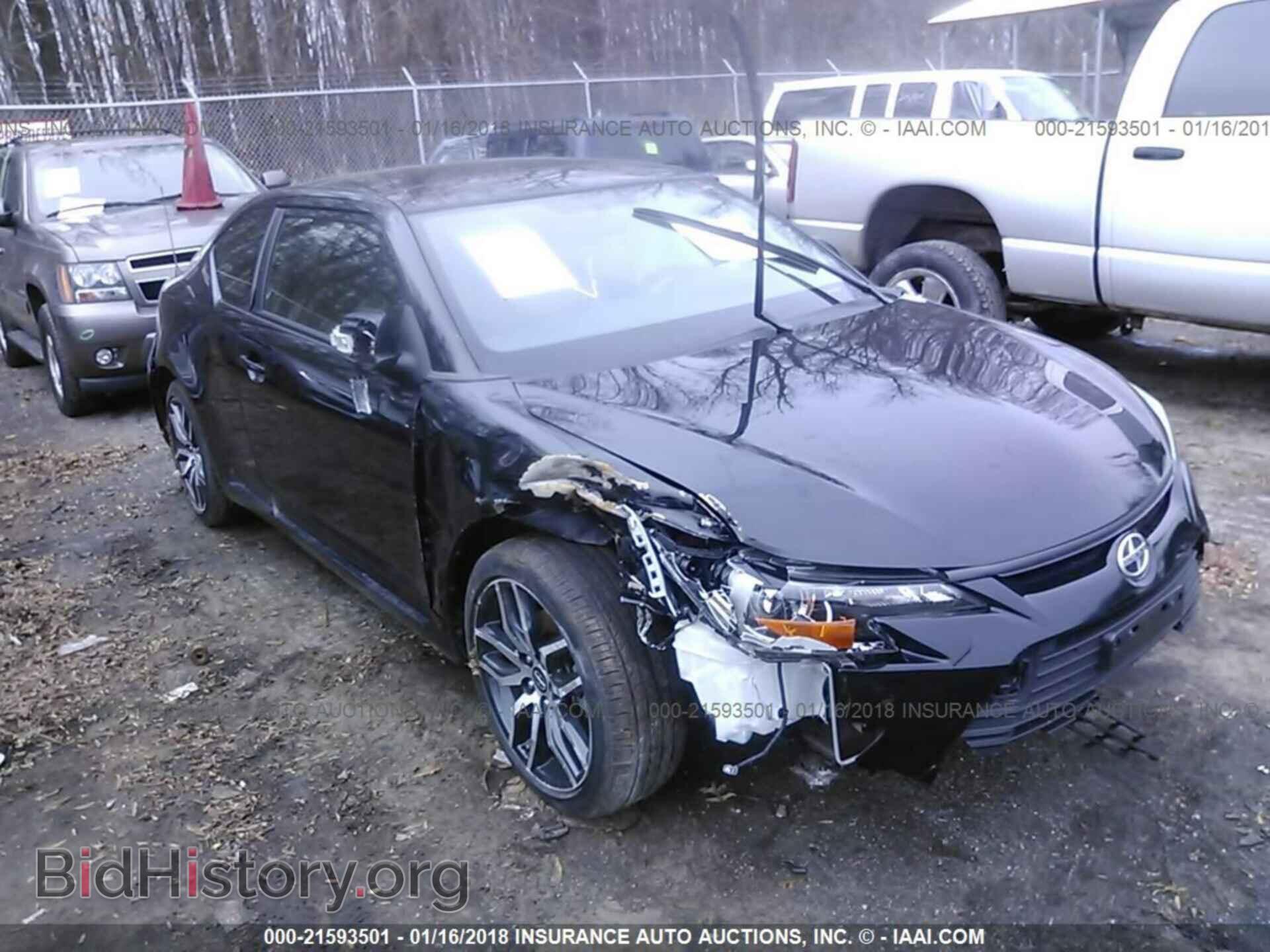 Photo JTKJF5C70GJ015863 - Toyota Scion tc 2016