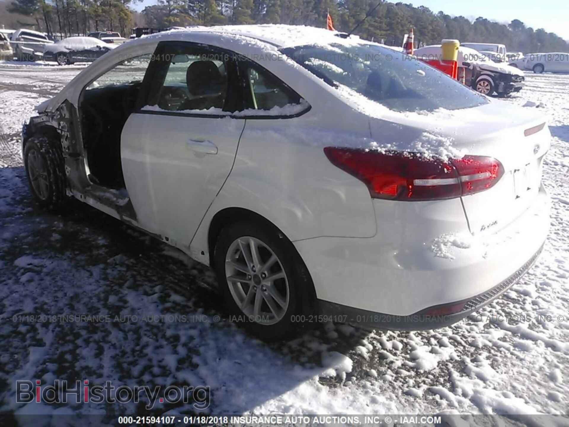 2017 Ford Focus - VIN: 1FADP3F2XHL288942 - Photo 3