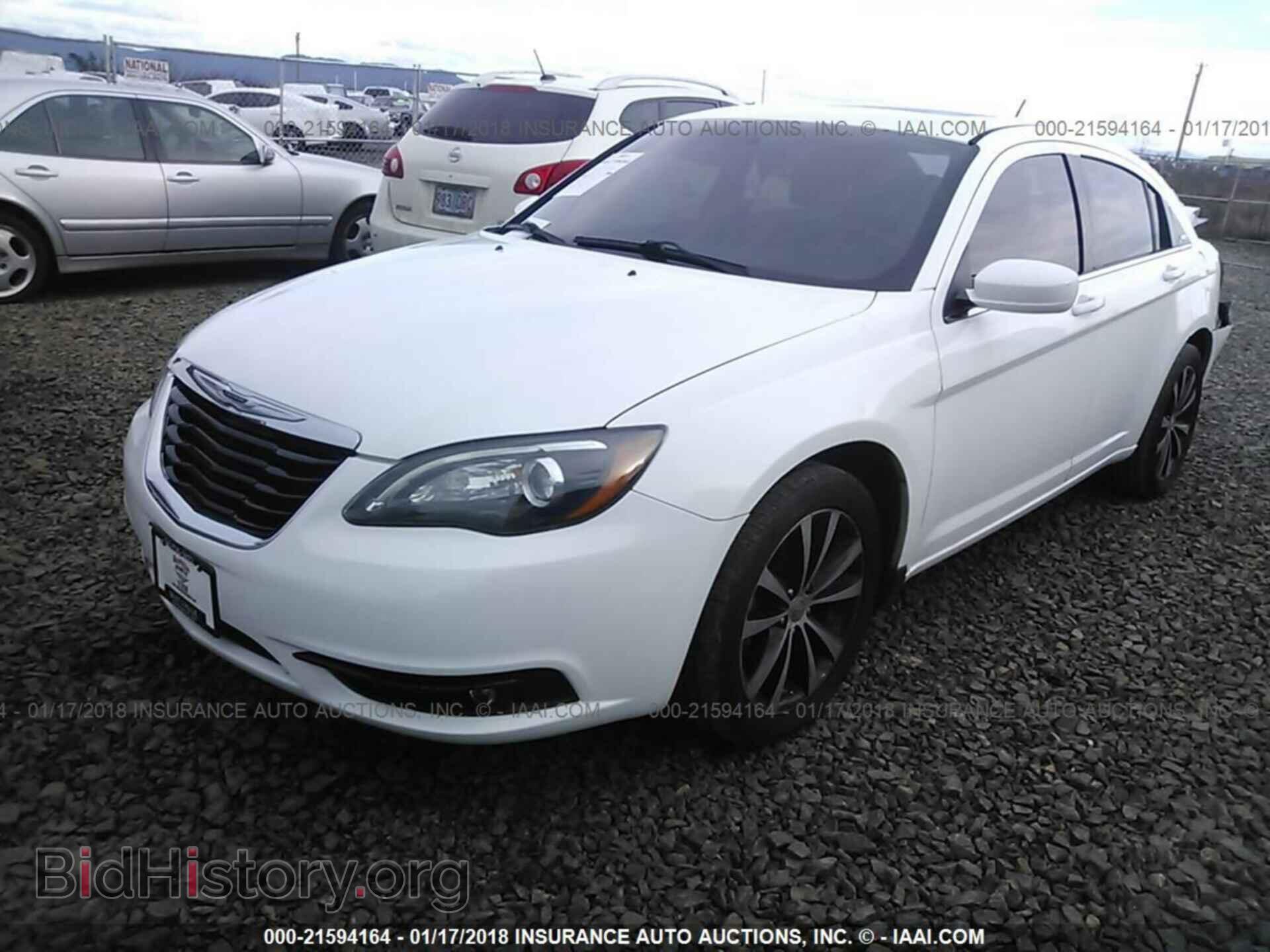 2013 Chrysler 200 - VIN: 1C3CCBBB8DN538506 - Photo 2
