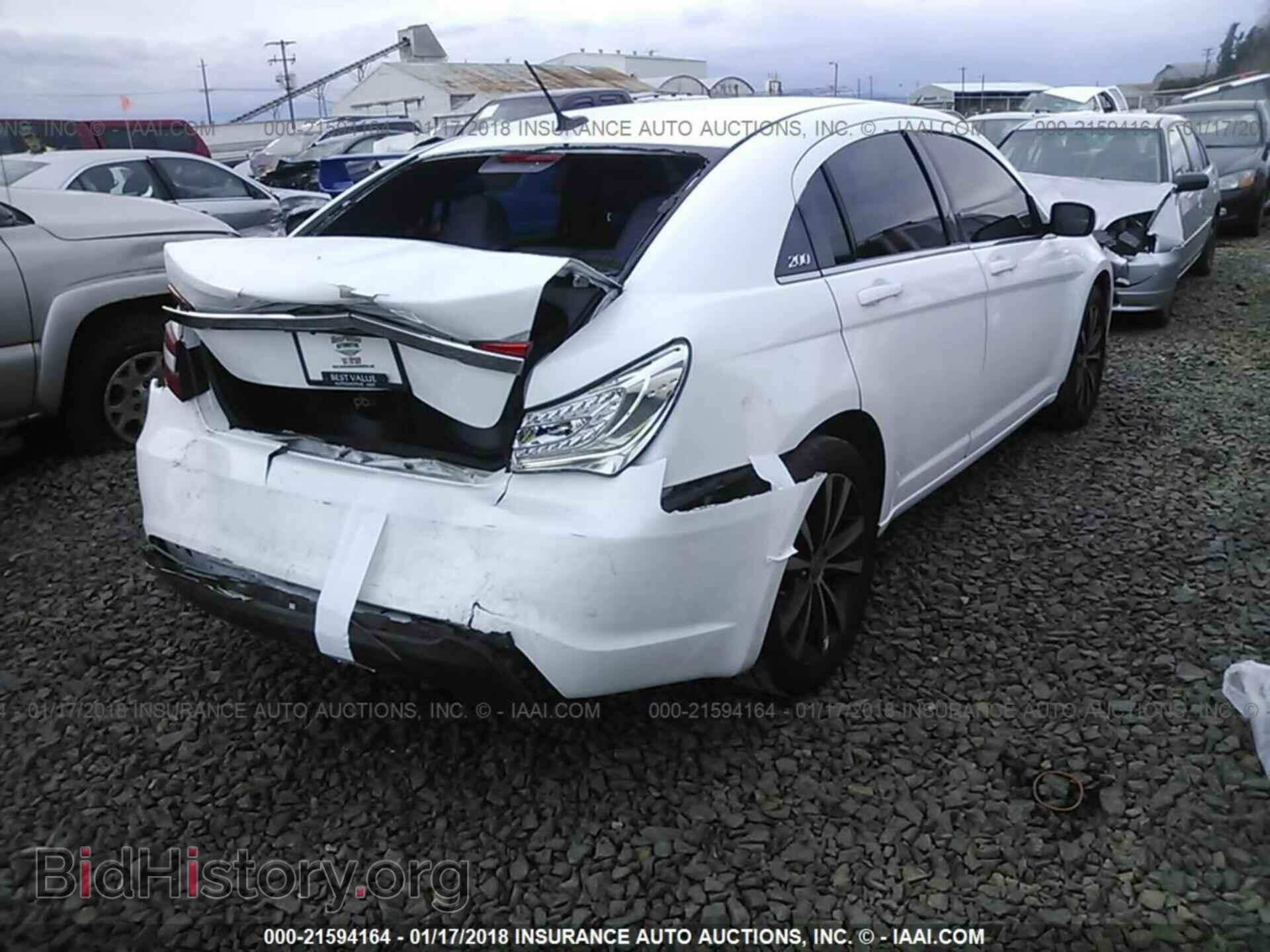 2013 Chrysler 200 - VIN: 1C3CCBBB8DN538506 - Photo 4