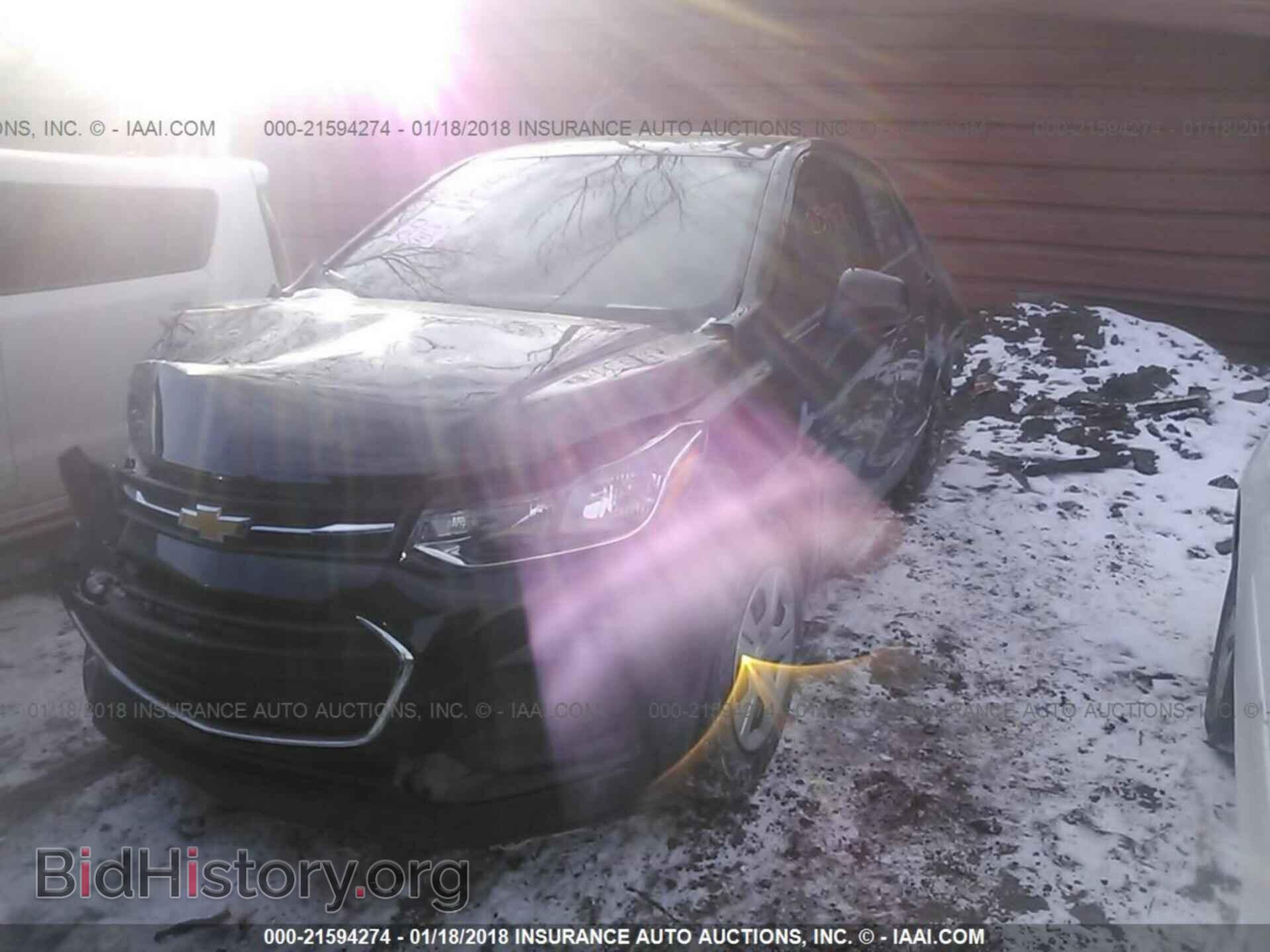 2017 Chevrolet Trax - VIN: 3GNCJKSB3HL185428 - Фото 2