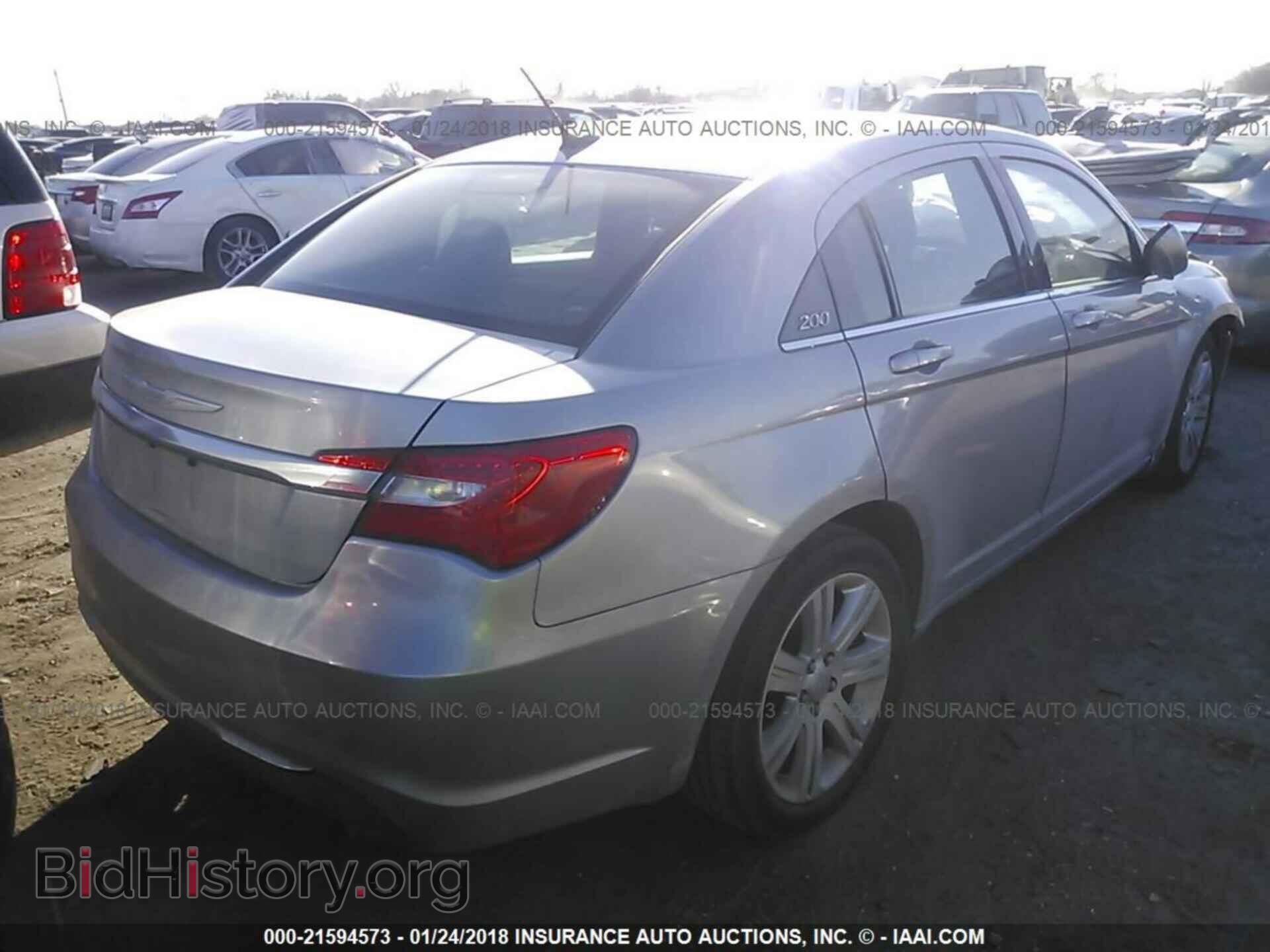 2013 Chrysler 200 - VIN: 1C3CCBAB6DN671413 - Photo 4