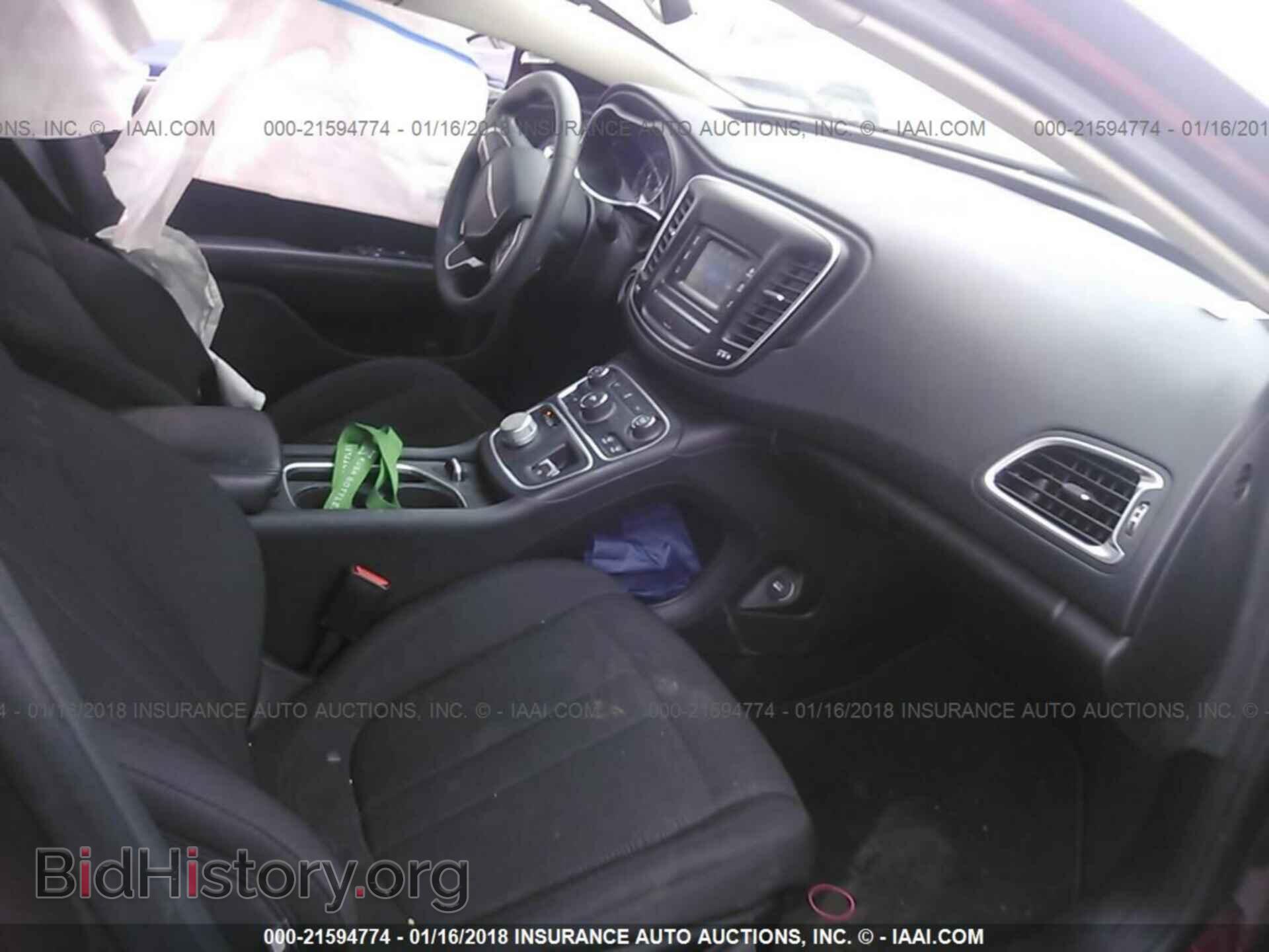 2016 Chrysler 200 - VIN: 1C3CCCAB2GN132541 - Photo 5