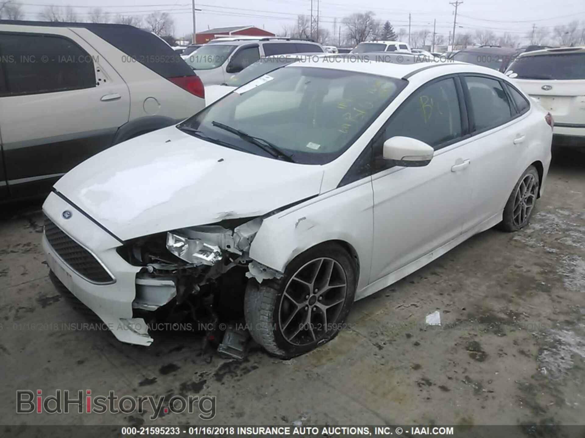 2015 Ford Focus - VIN: 1FADP3F20FL214409 - Photo 2