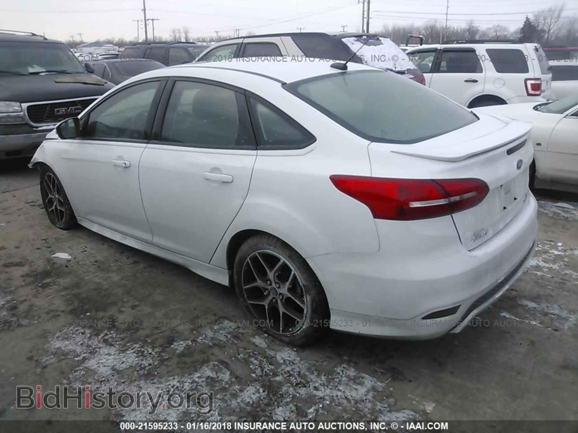 2015 Ford Focus - VIN: 1FADP3F20FL214409 - Photo 3