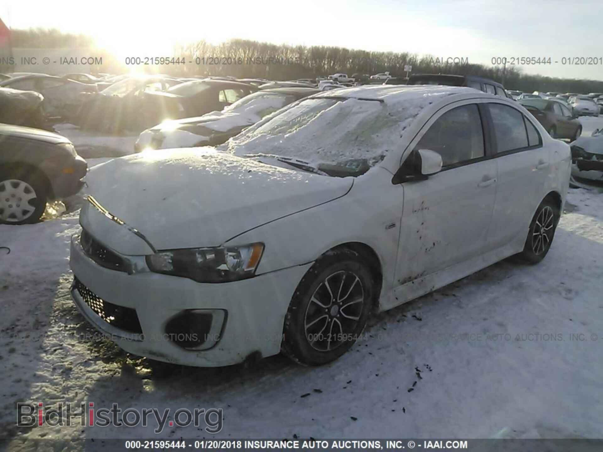 2017 Mitsubishi Lancer - VIN: JA32V2FW2HU003681 - Фото 2