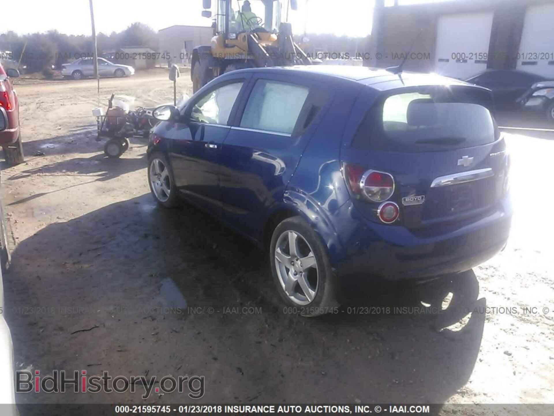 2014 Chevrolet Sonic - VIN: 1G1JE6SB1E4132832 - Фото 3