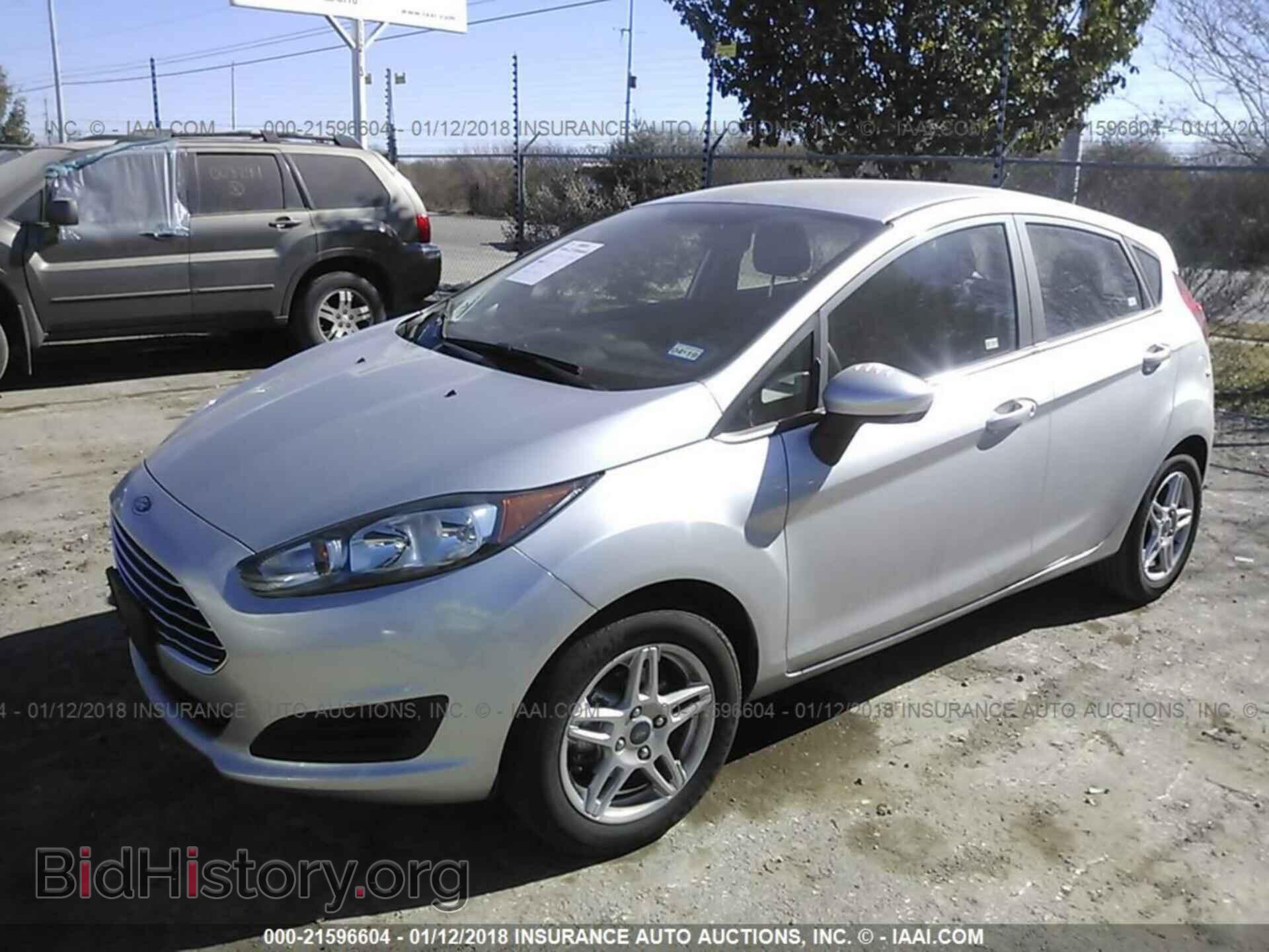 2017 Ford Fiesta - VIN: 3FADP4EJ9HM132002 - Фото 2