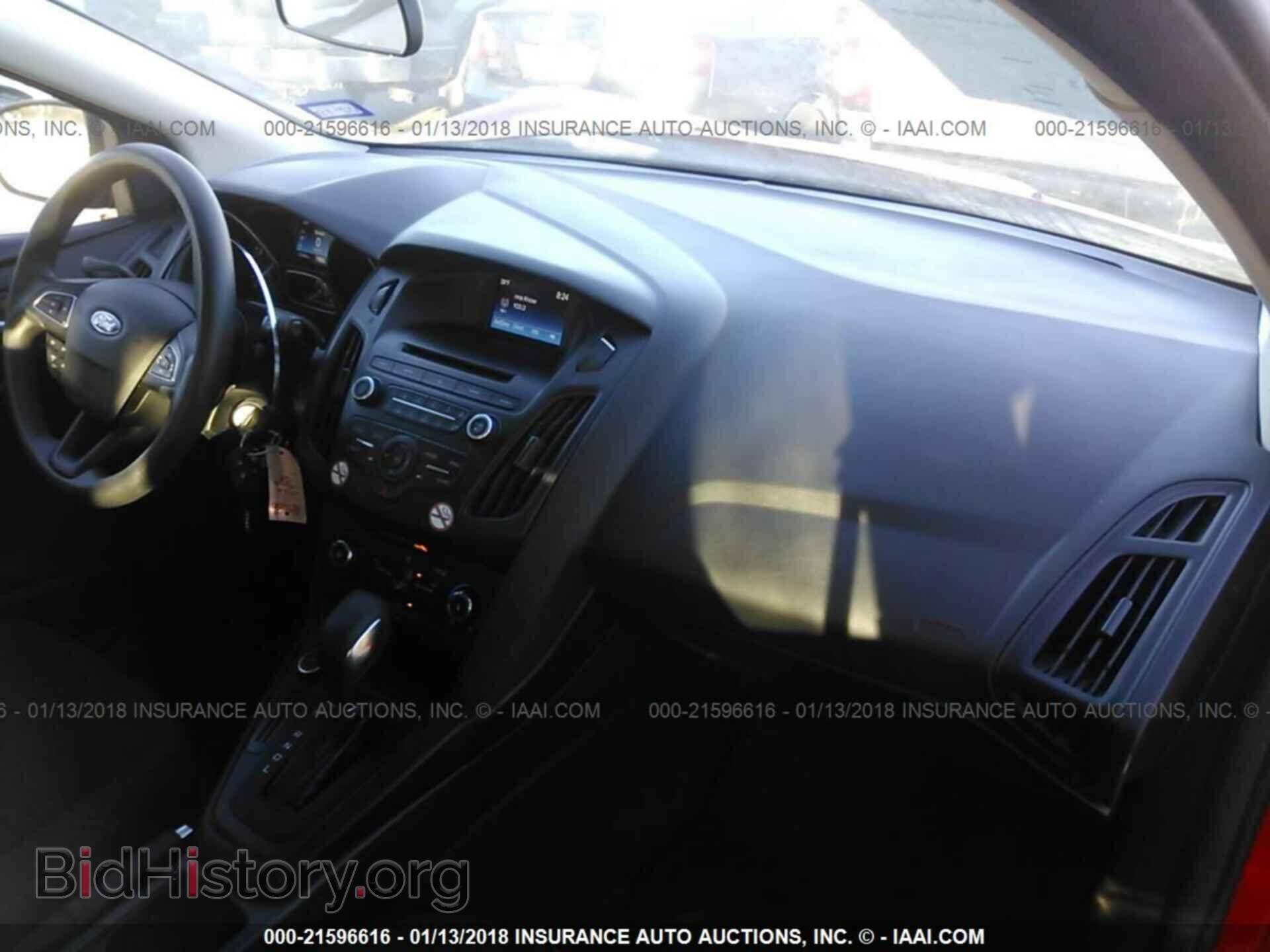 2017 Ford Focus - VIN: 1FADP3K23HL246747 - Photo 5