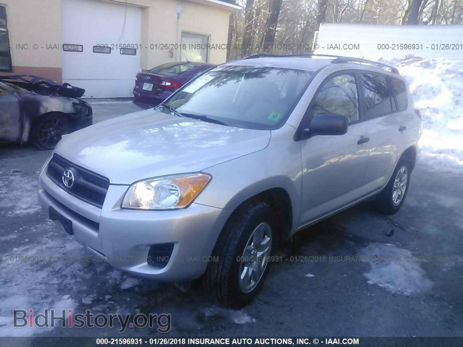 2011 Toyota Rav4 - VIN: JTMBF4DV5BD042499 - Фото 2