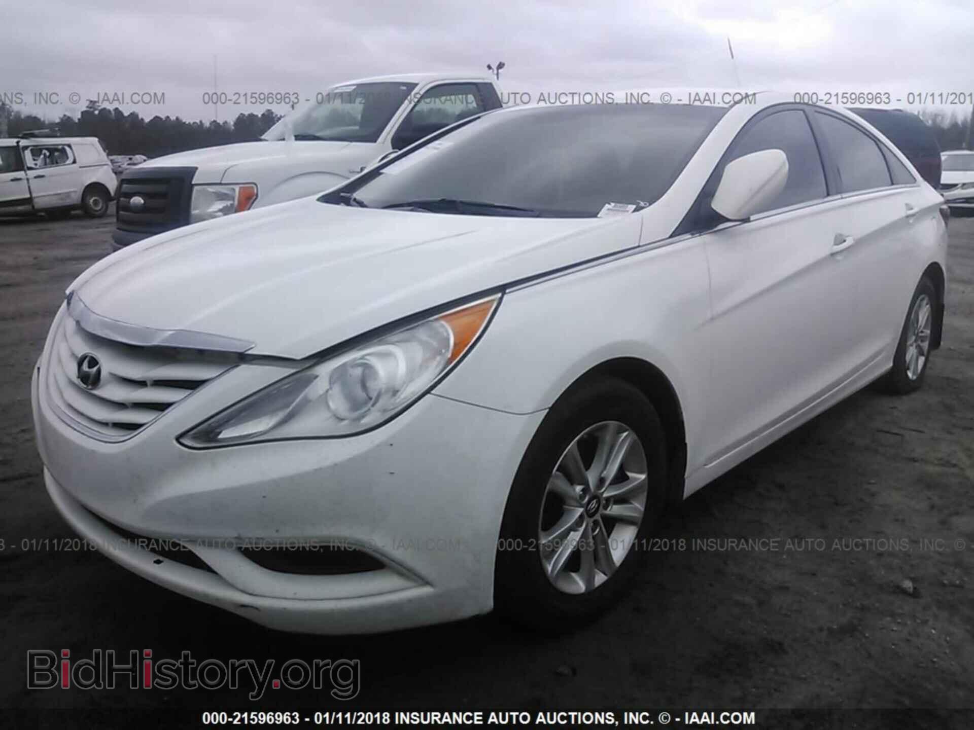 2012 Hyundai Sonata - VIN: 5NPEB4AC8CH412559 - Фото 2