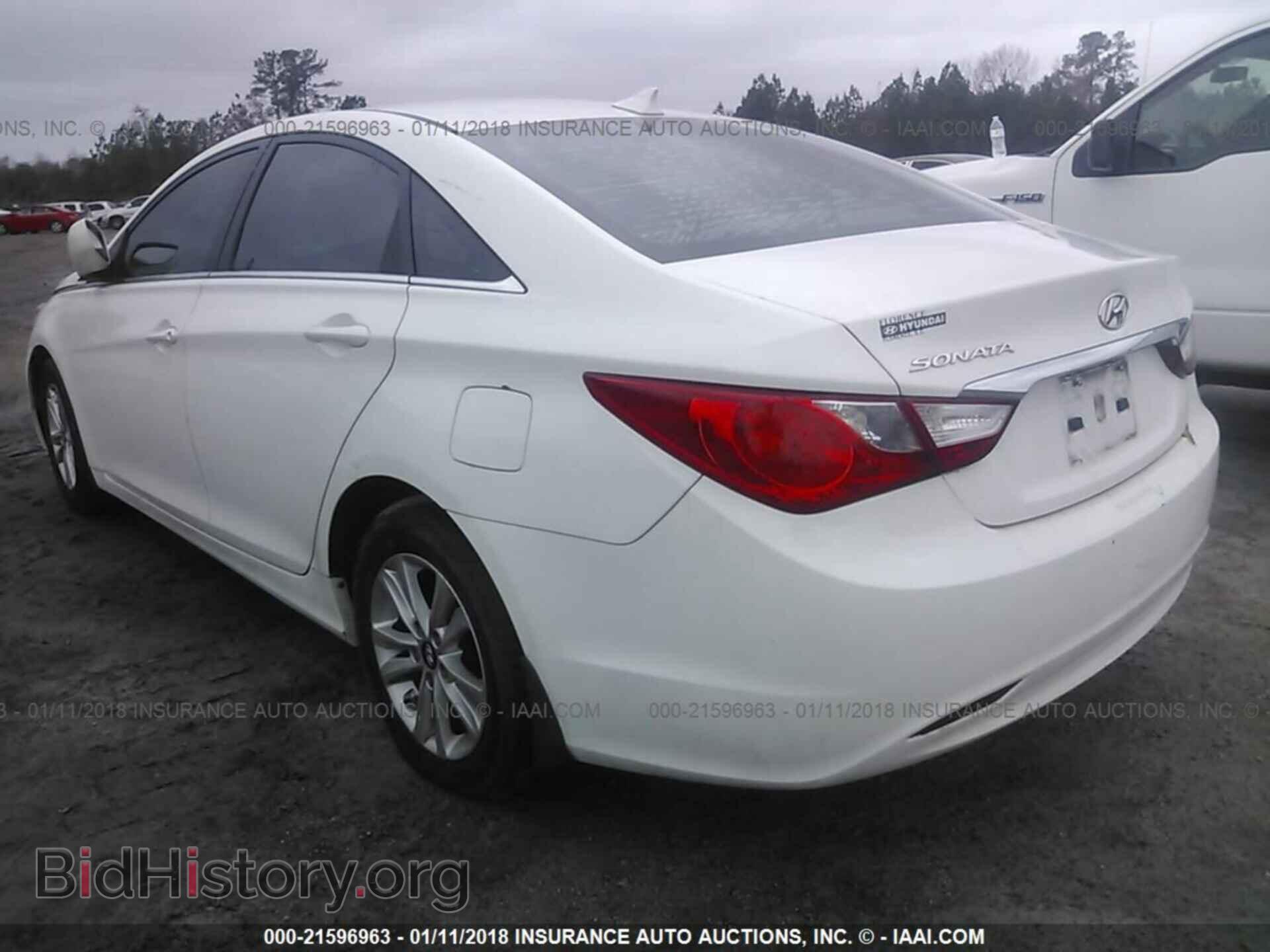 2012 Hyundai Sonata - VIN: 5NPEB4AC8CH412559 - Фото 3