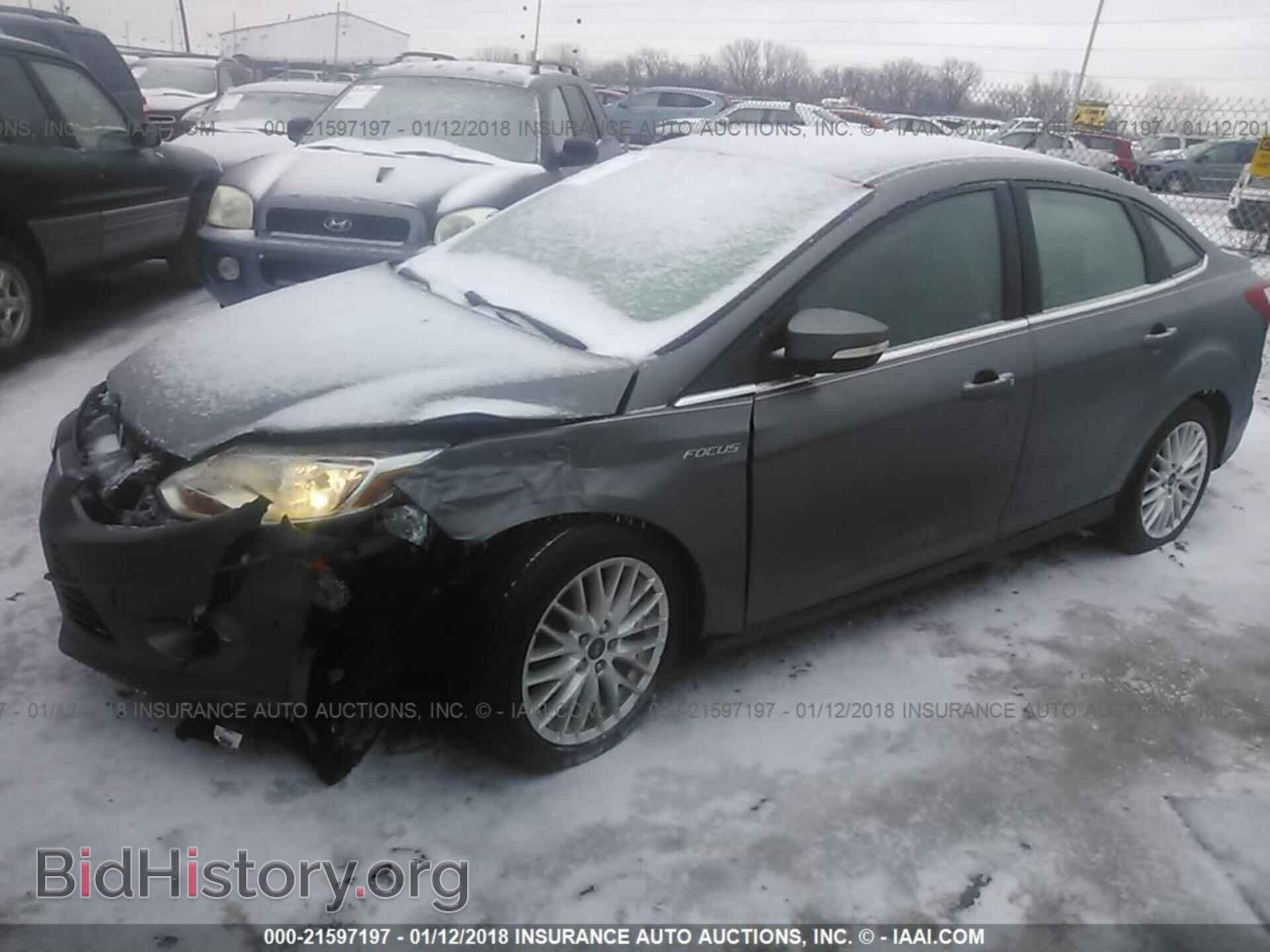 2012 Ford Focus - VIN: 1FAHP3H28CL128551 - Фото 2