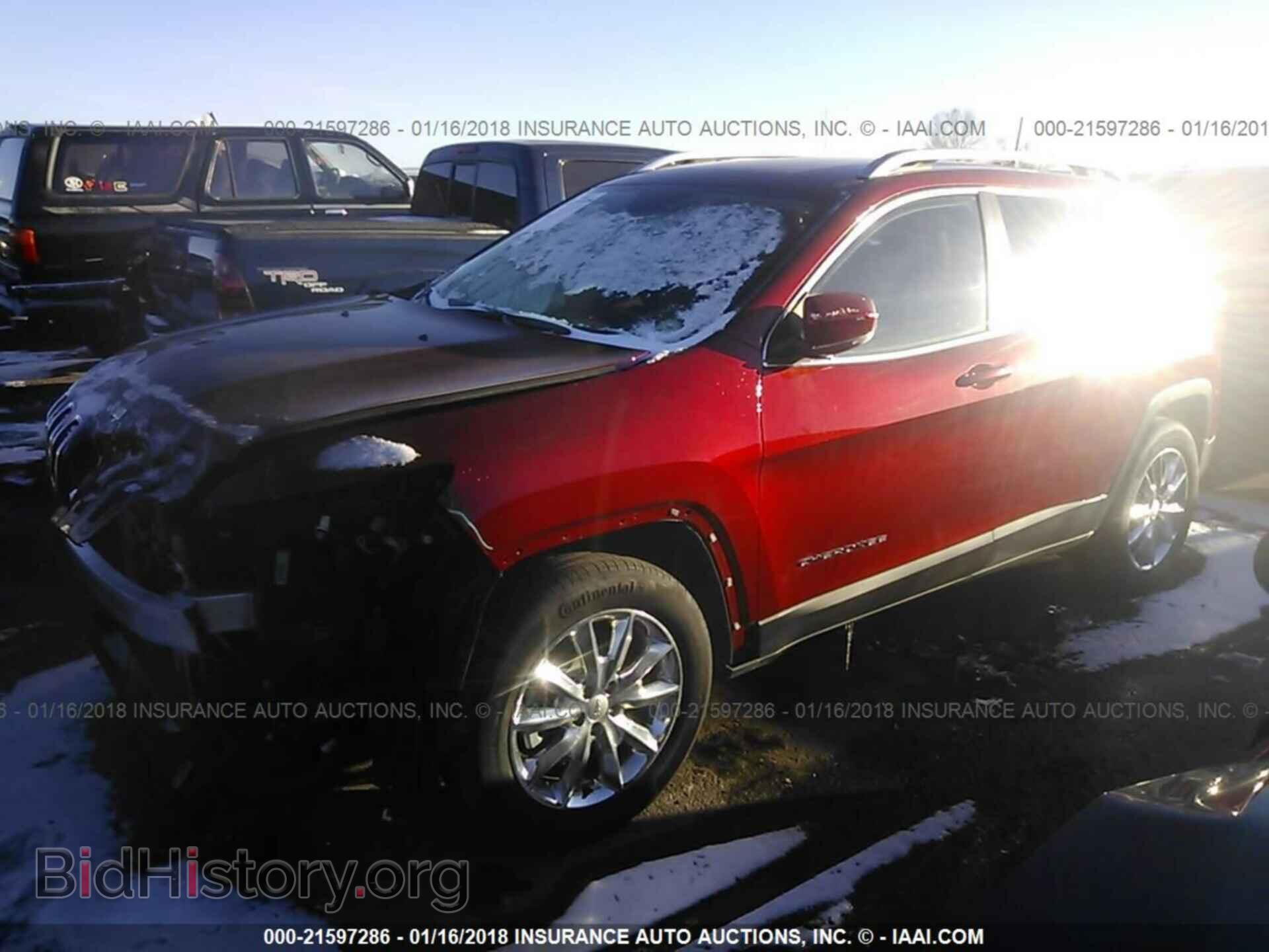 2017 Jeep Cherokee - VIN: 1C4PJMDS1HW658448 - Фото 2