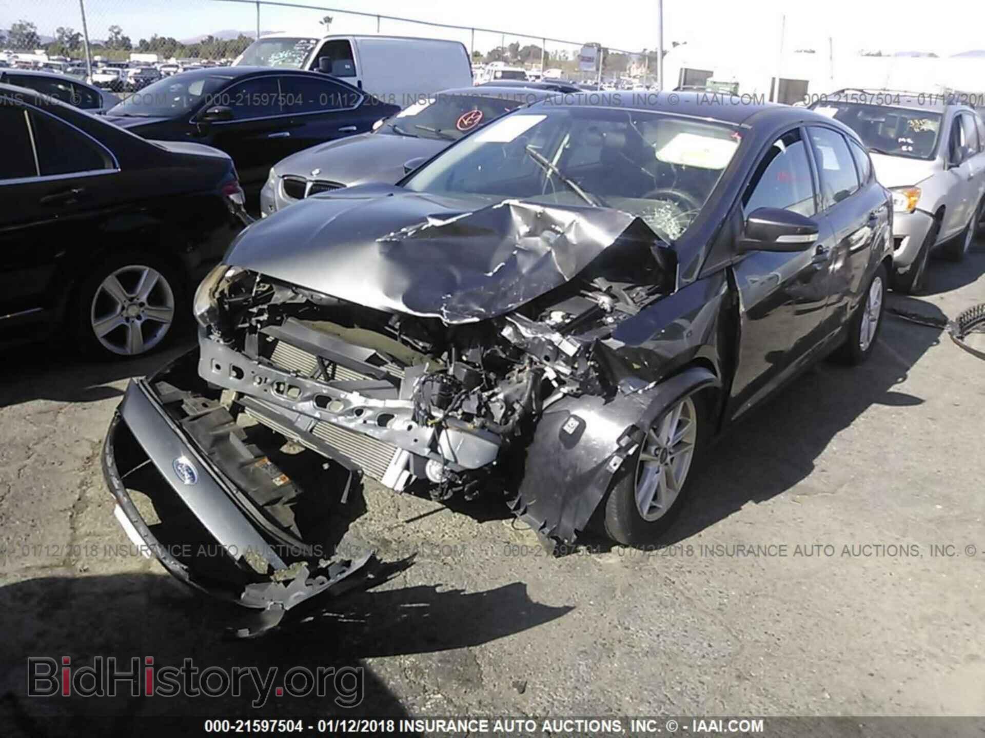 2016 Ford Focus - VIN: 1FADP3K29GL347869 - Фото 2