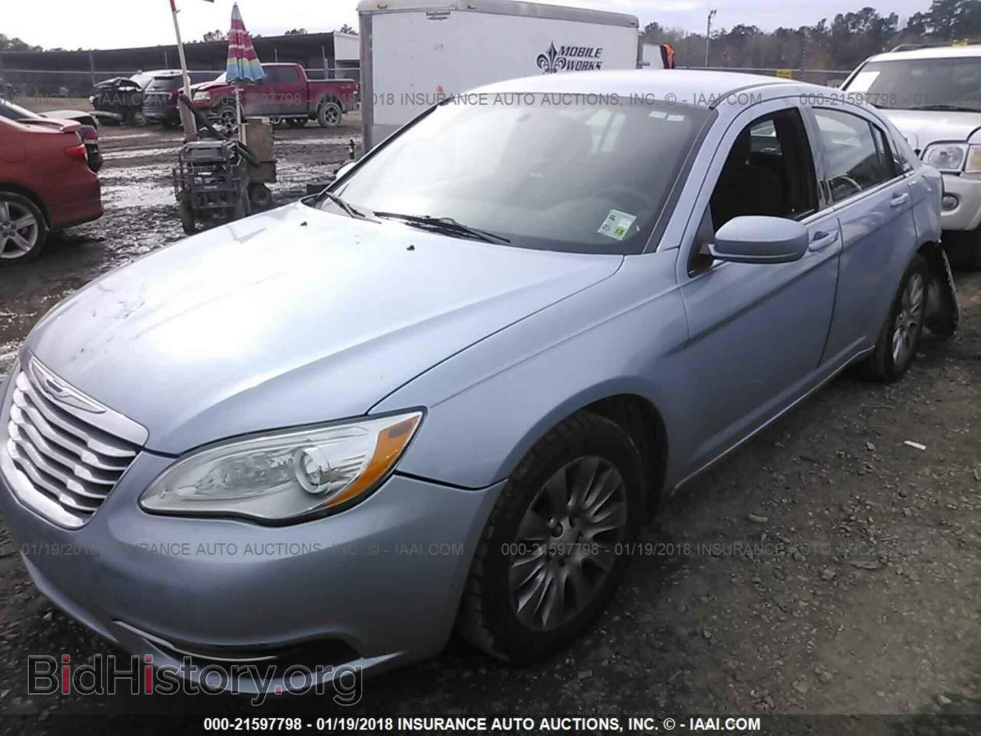2014 Chrysler 200 - VIN: 1C3CCBAB7EN170449 - Photo 2