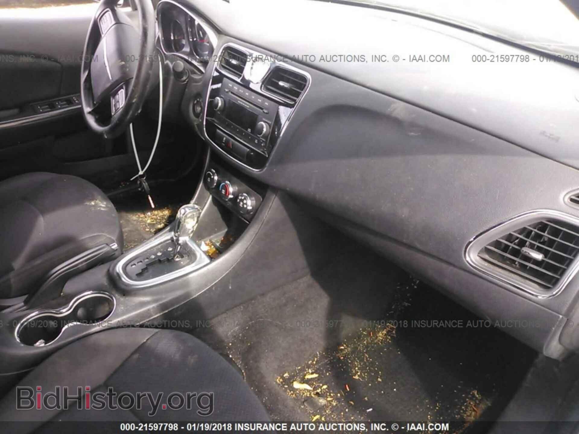 2014 Chrysler 200 - VIN: 1C3CCBAB7EN170449 - Photo 5