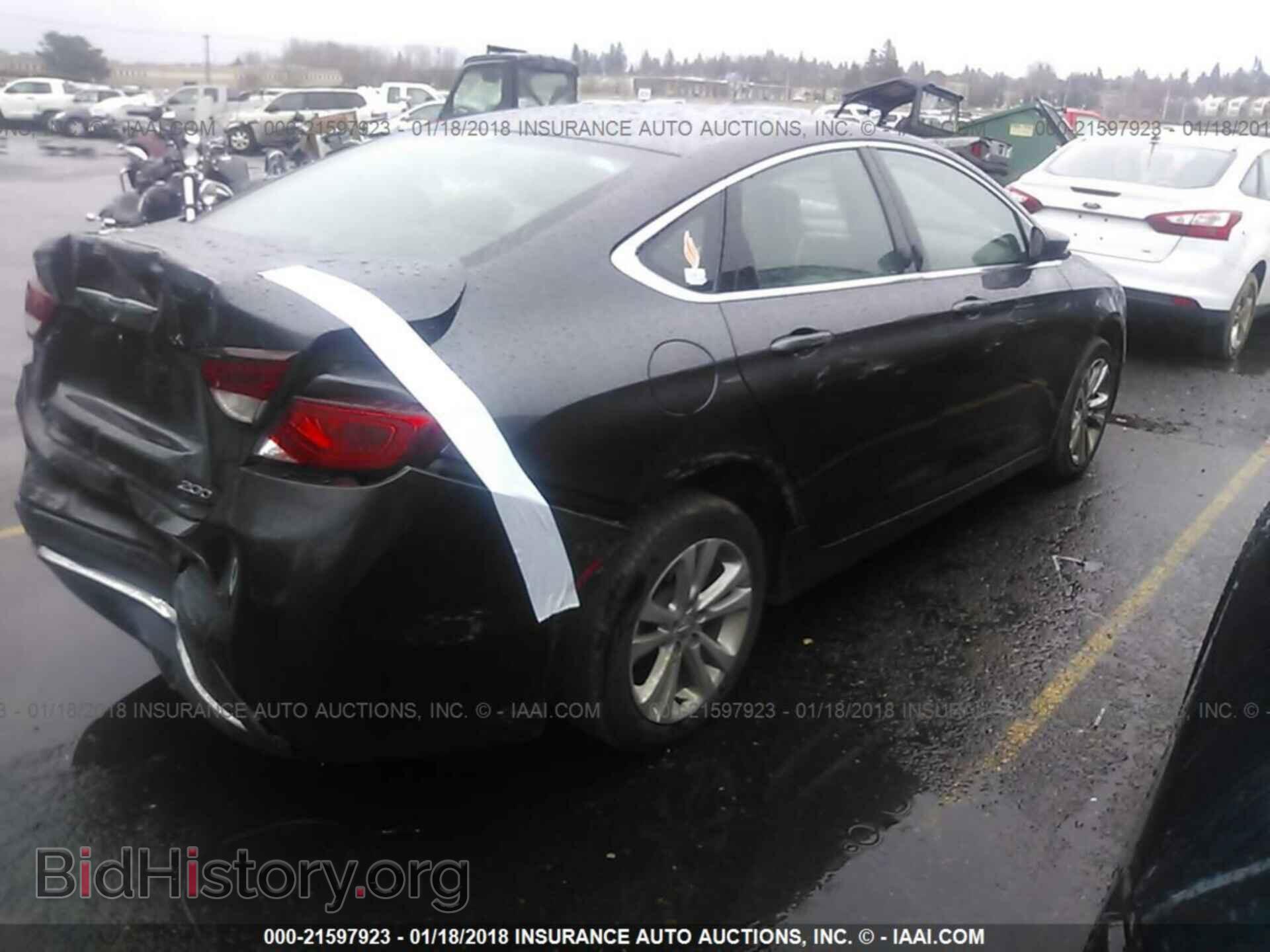 2016 Chrysler 200 - VIN: 1C3CCCAB0GN142307 - Photo 4