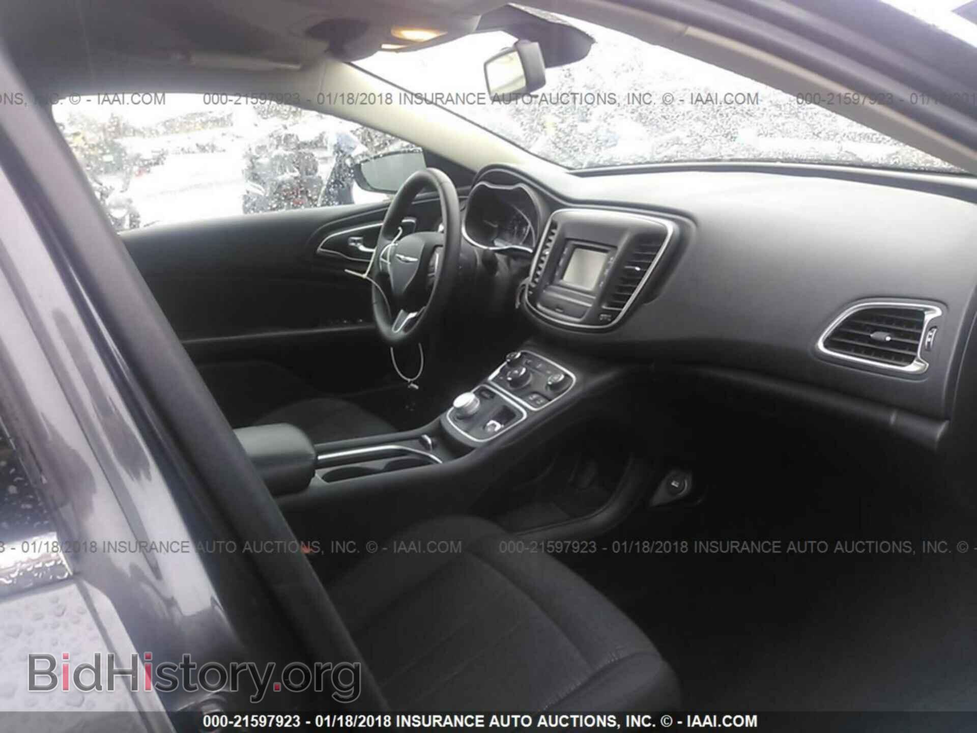 2016 Chrysler 200 - VIN: 1C3CCCAB0GN142307 - Photo 5