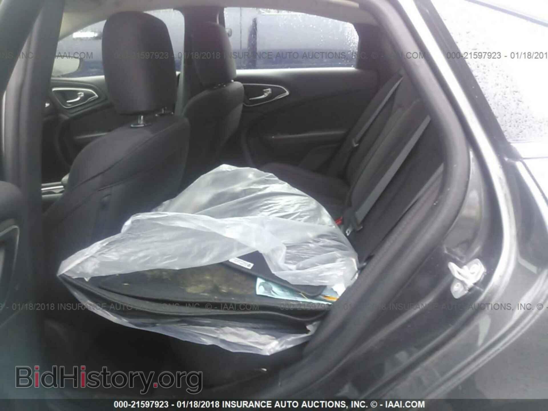 2016 Chrysler 200 - VIN: 1C3CCCAB0GN142307 - Photo 8